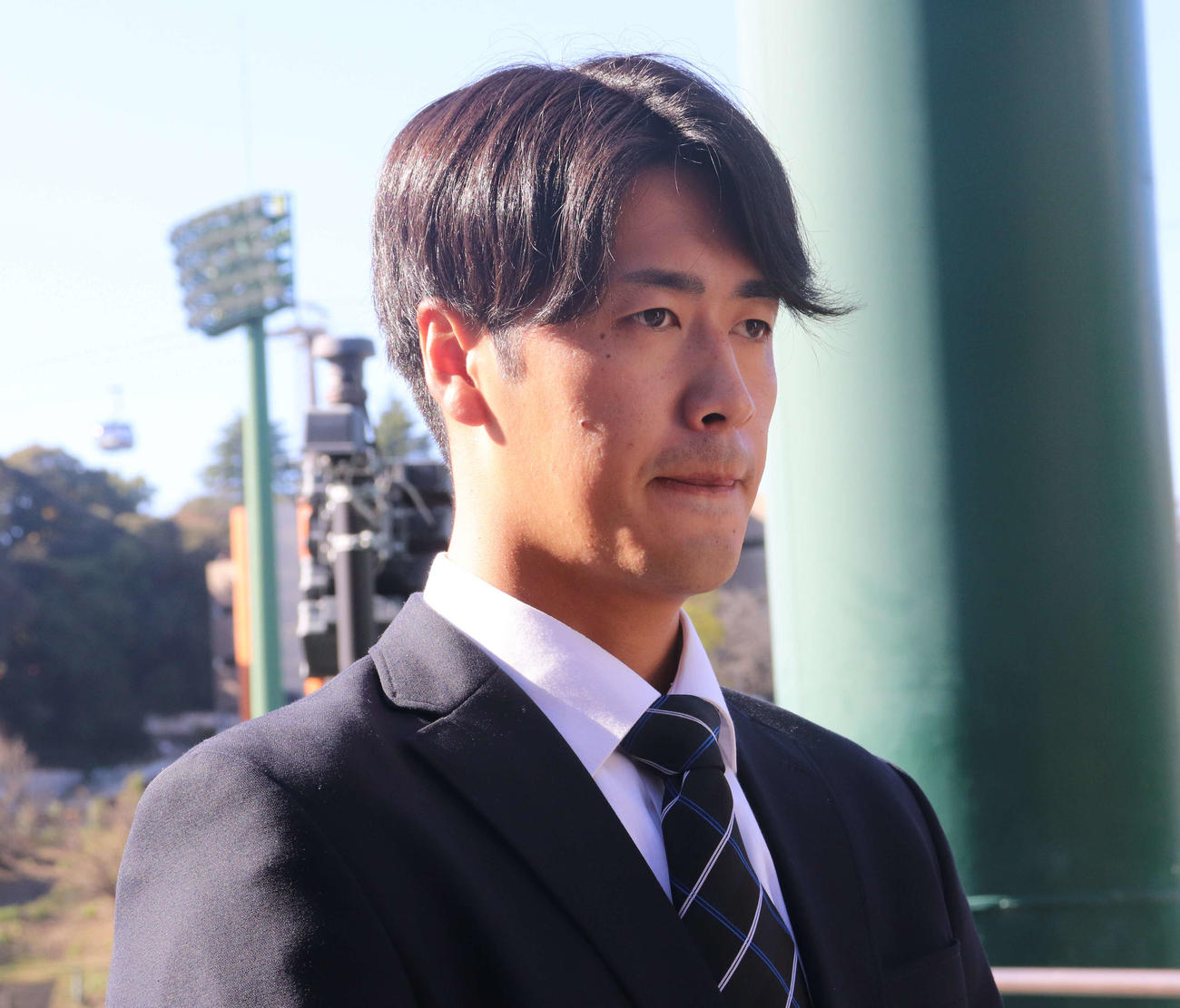 ジャイアンツ球場や新設される寮を見学した巨人ドラフト1位の西舘（撮影・小早川宗一郎）