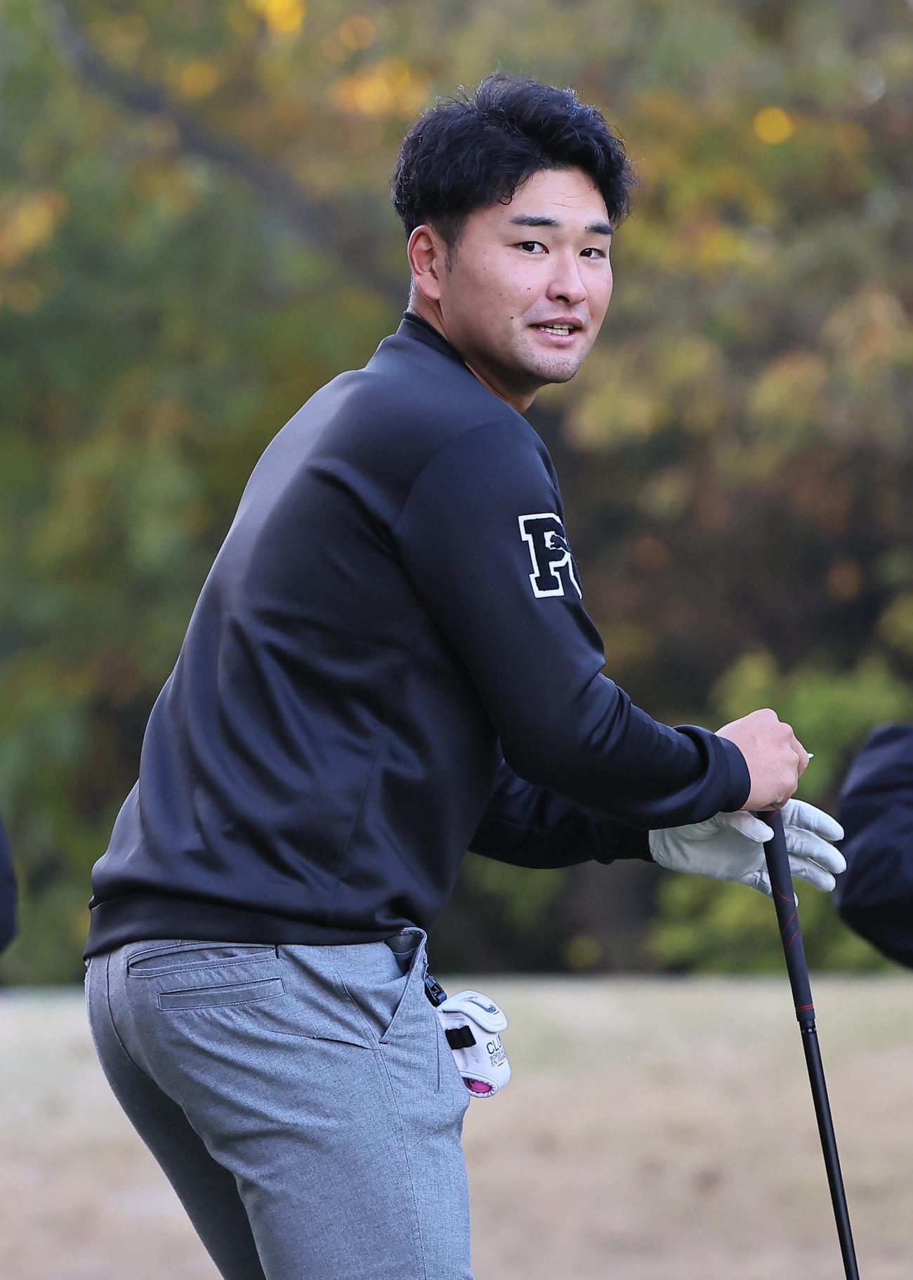 オリックス選手会ゴルフコンペに参加する釣（撮影・上田博志）
