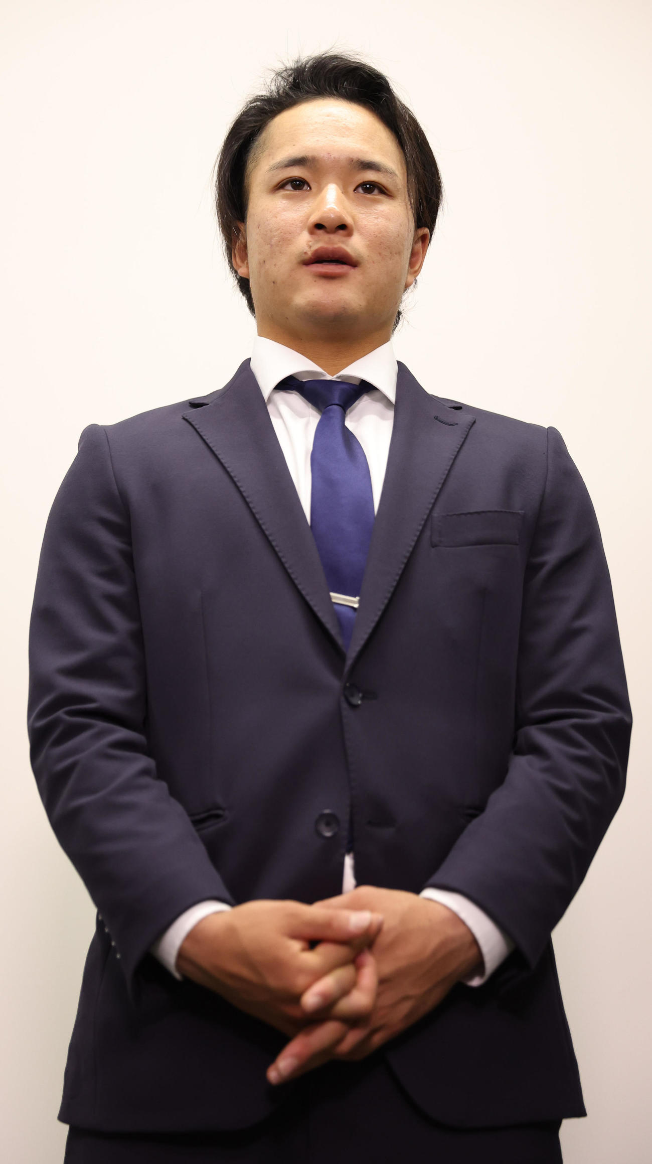 契約更改を終え囲み取材を受ける日本ハム奈良間（撮影・佐藤翔太）