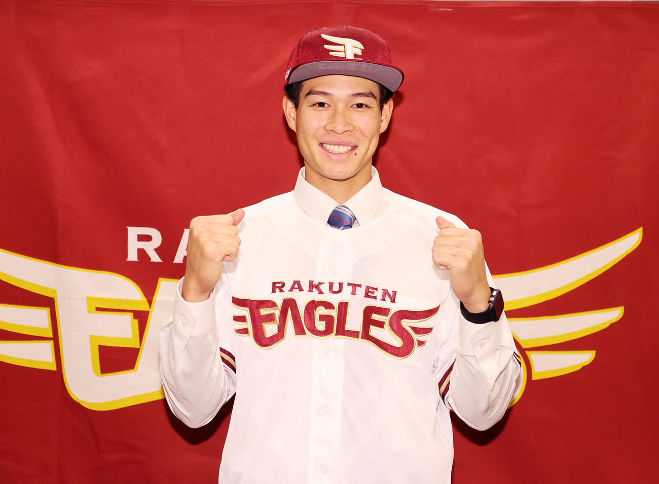 契約合意した楽天ドラフト6位の青学大・中島（撮影・鈴木正人）