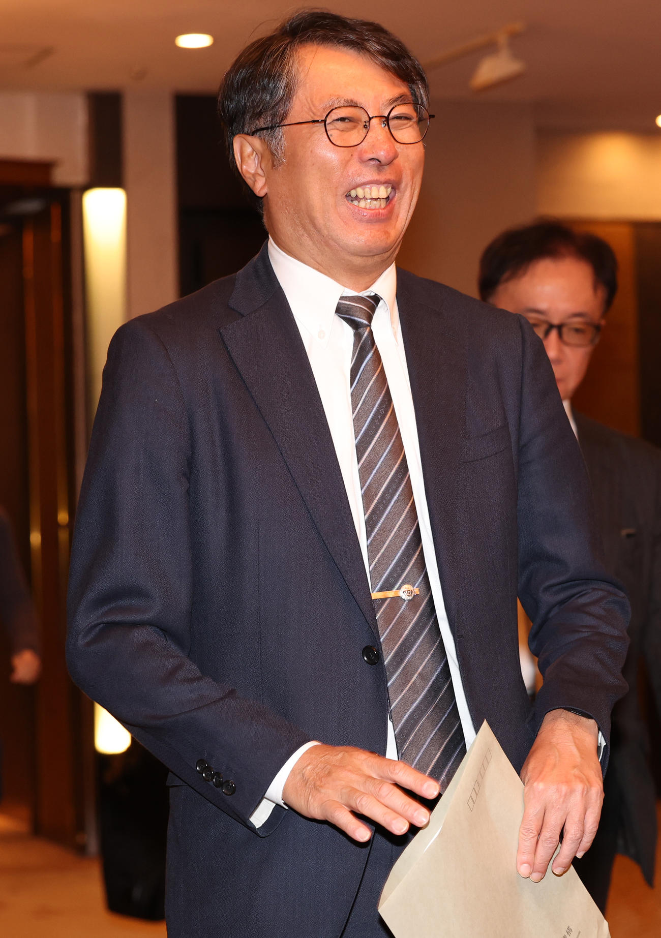 オーナー会議に出席した中日大島オーナー（撮影・野上伸悟）