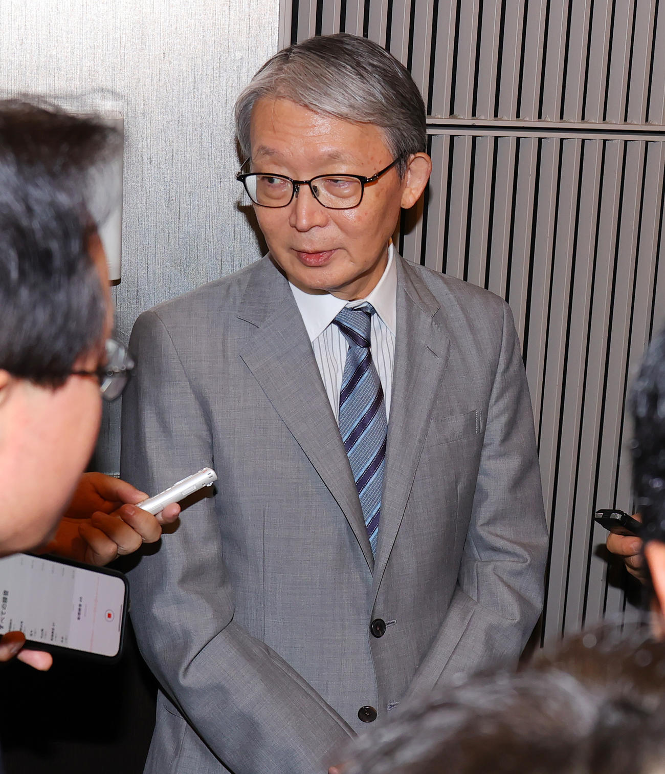 オーナー会議を終え取材対応する巨人山口オーナー（撮影・野上伸悟）
