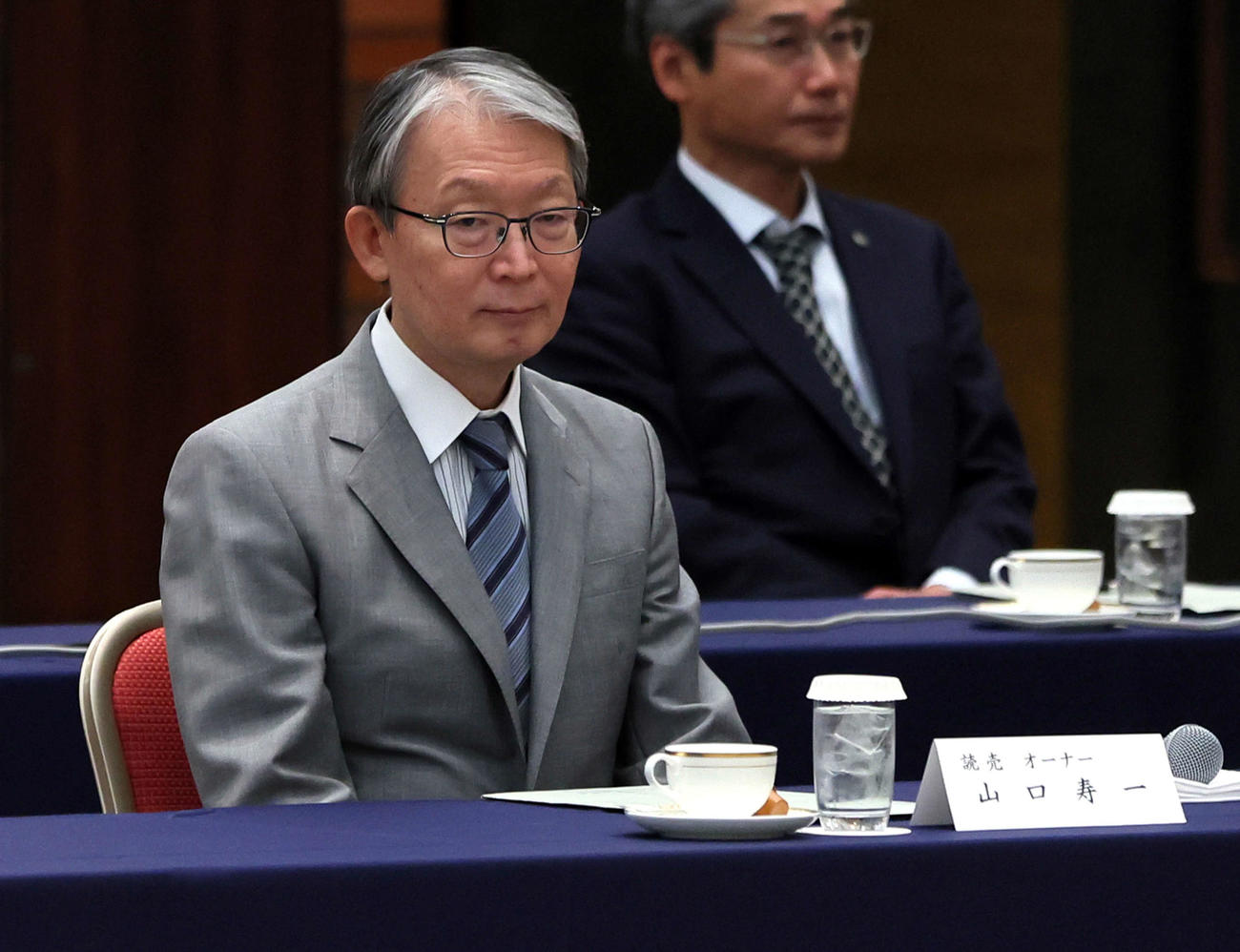 オーナー会議に臨む巨人の山口オーナー（代表撮影）