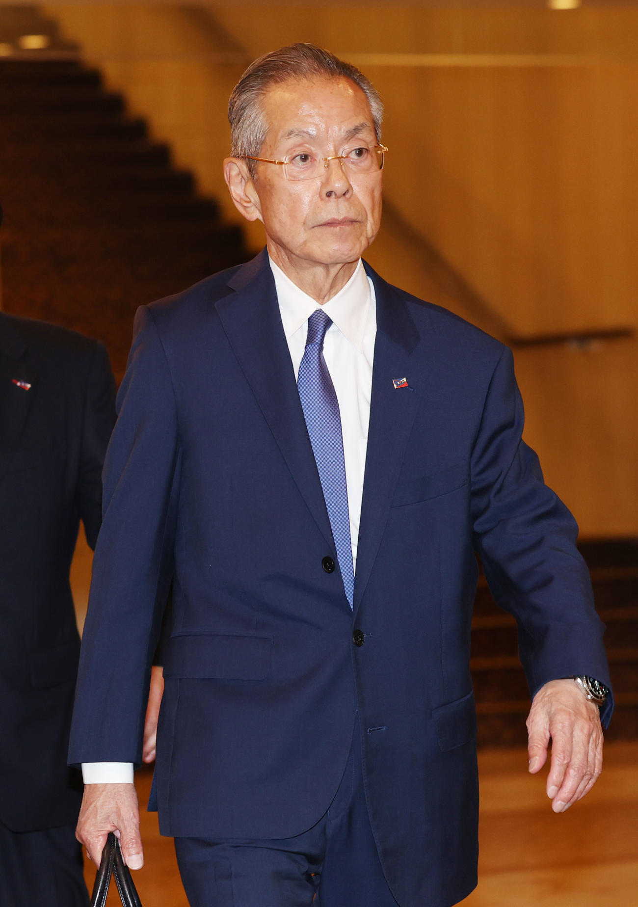 オーナー会議に出席するヤクルト衣笠オーナー代行（撮影・野上伸悟）