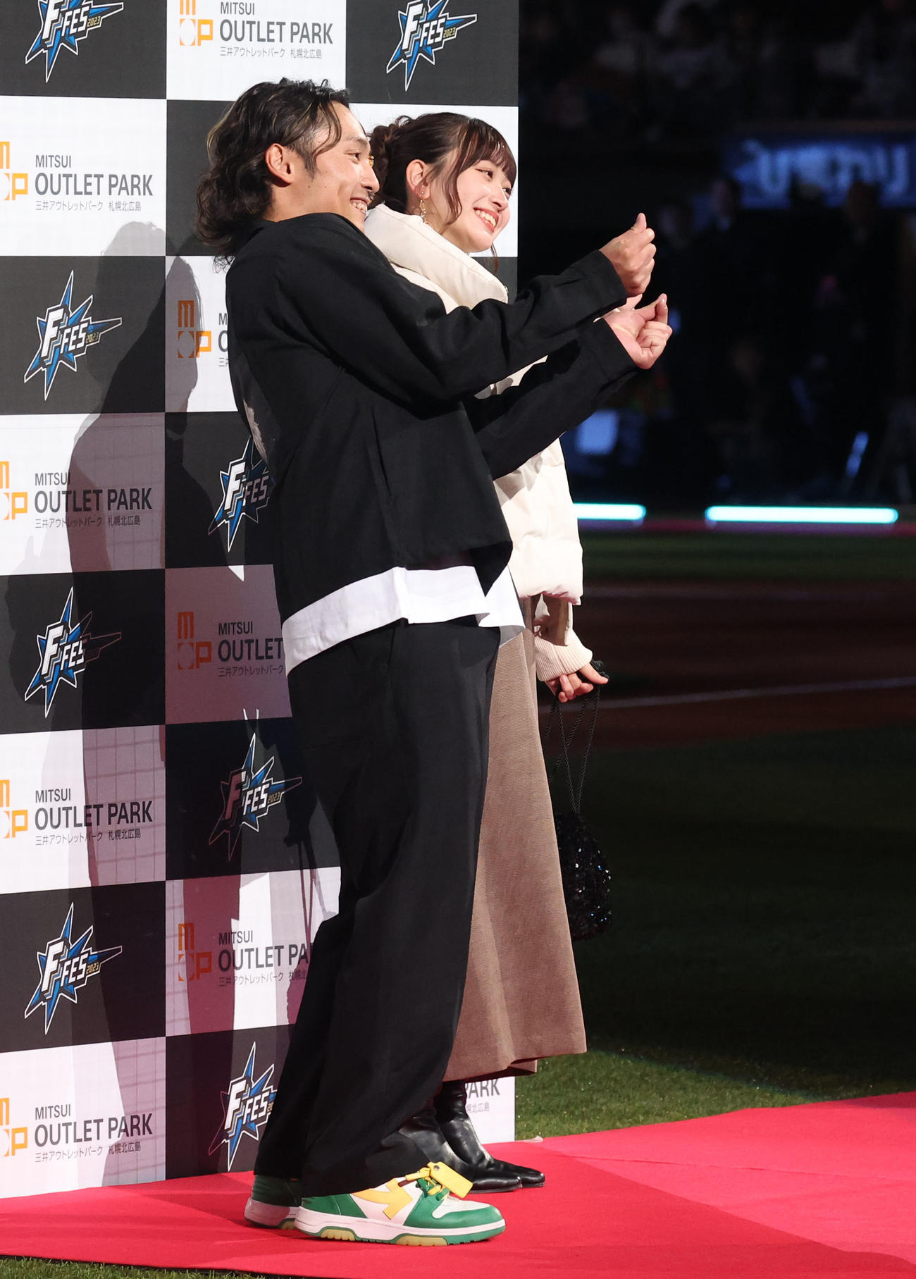 ファンフェスティバルのファッションショーに参加する日本ハム伊藤（撮影・佐藤翔太）