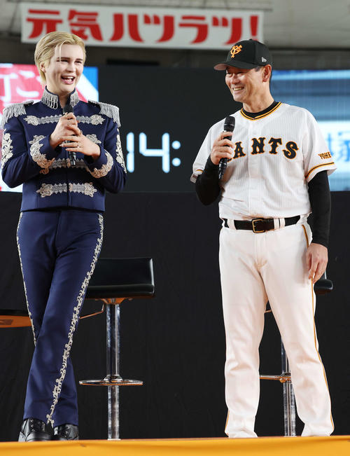 巨人】桑田真澄2軍監督、サプライズ登場でMattと親子コラボが実現