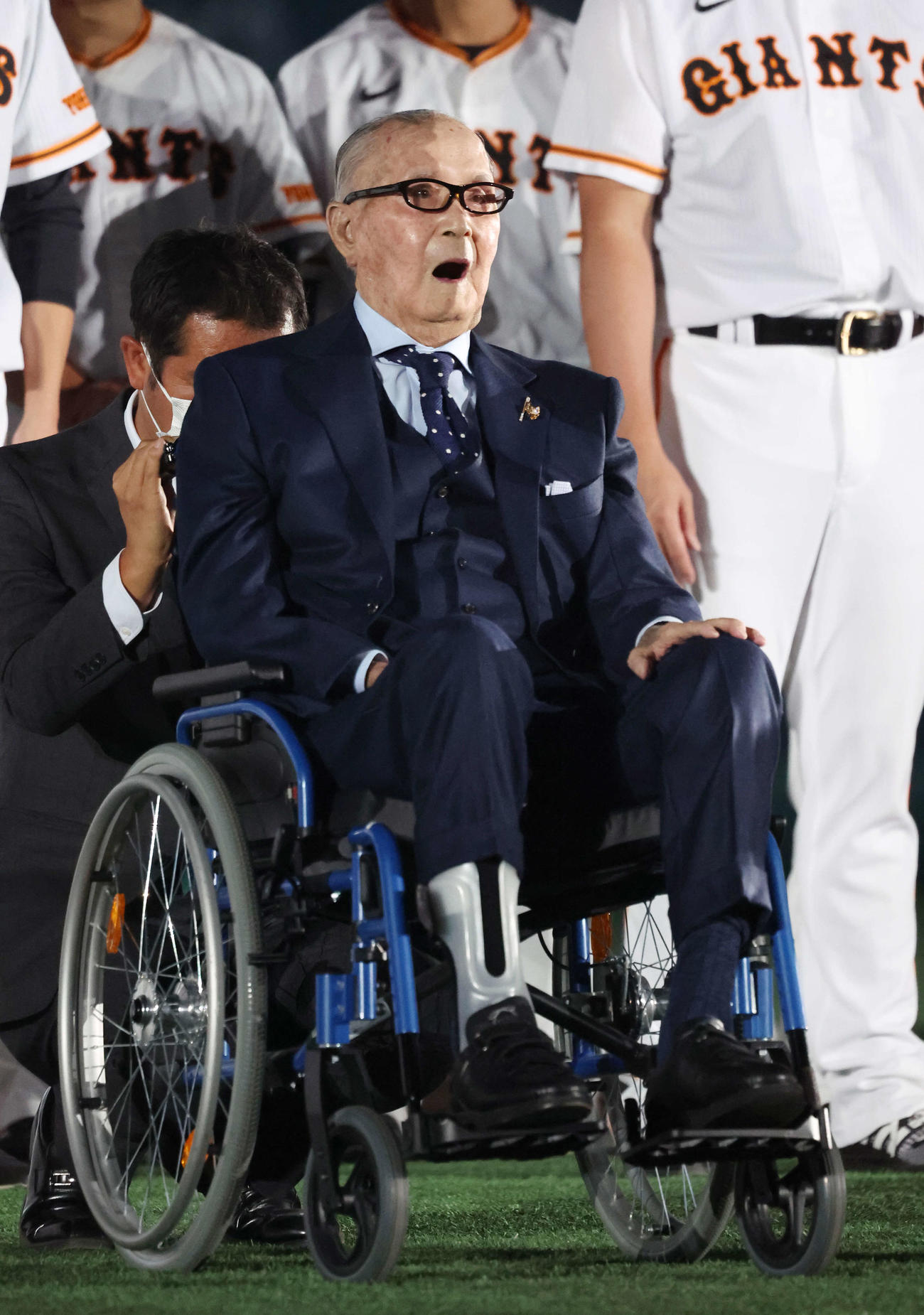 「ジャイアンツ・ファンフェスタ　2023」に登壇した巨人長嶋終身名誉監督（撮影・宮地輝）