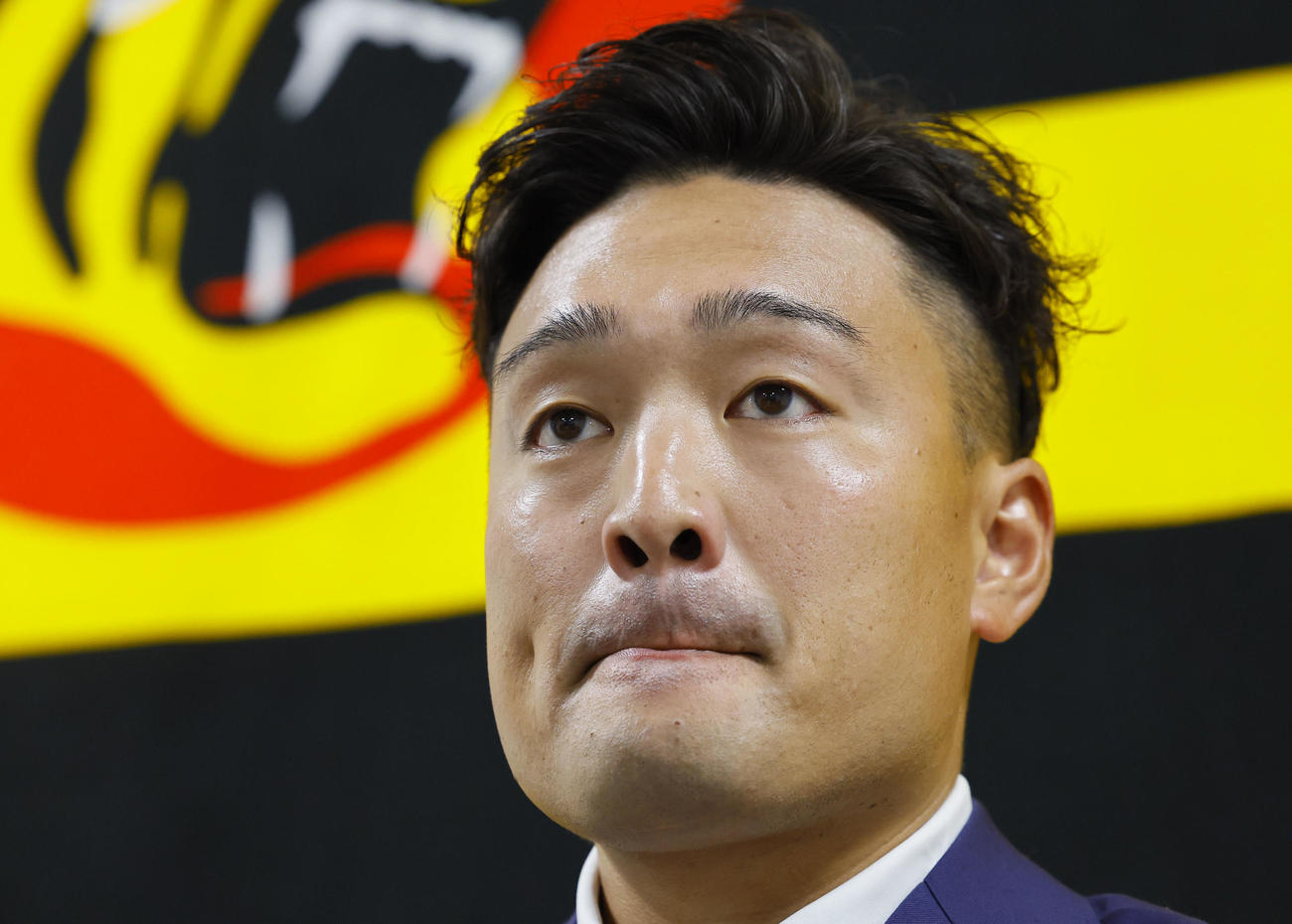 契約更改を終え記者会見する阪神秋山（撮影・藤尾明華）