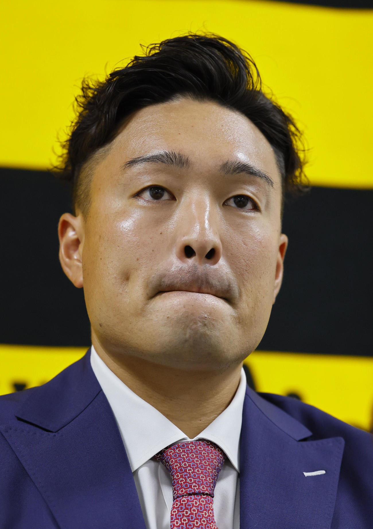 契約更改を終え記者会見する阪神秋山（撮影・藤尾明華）