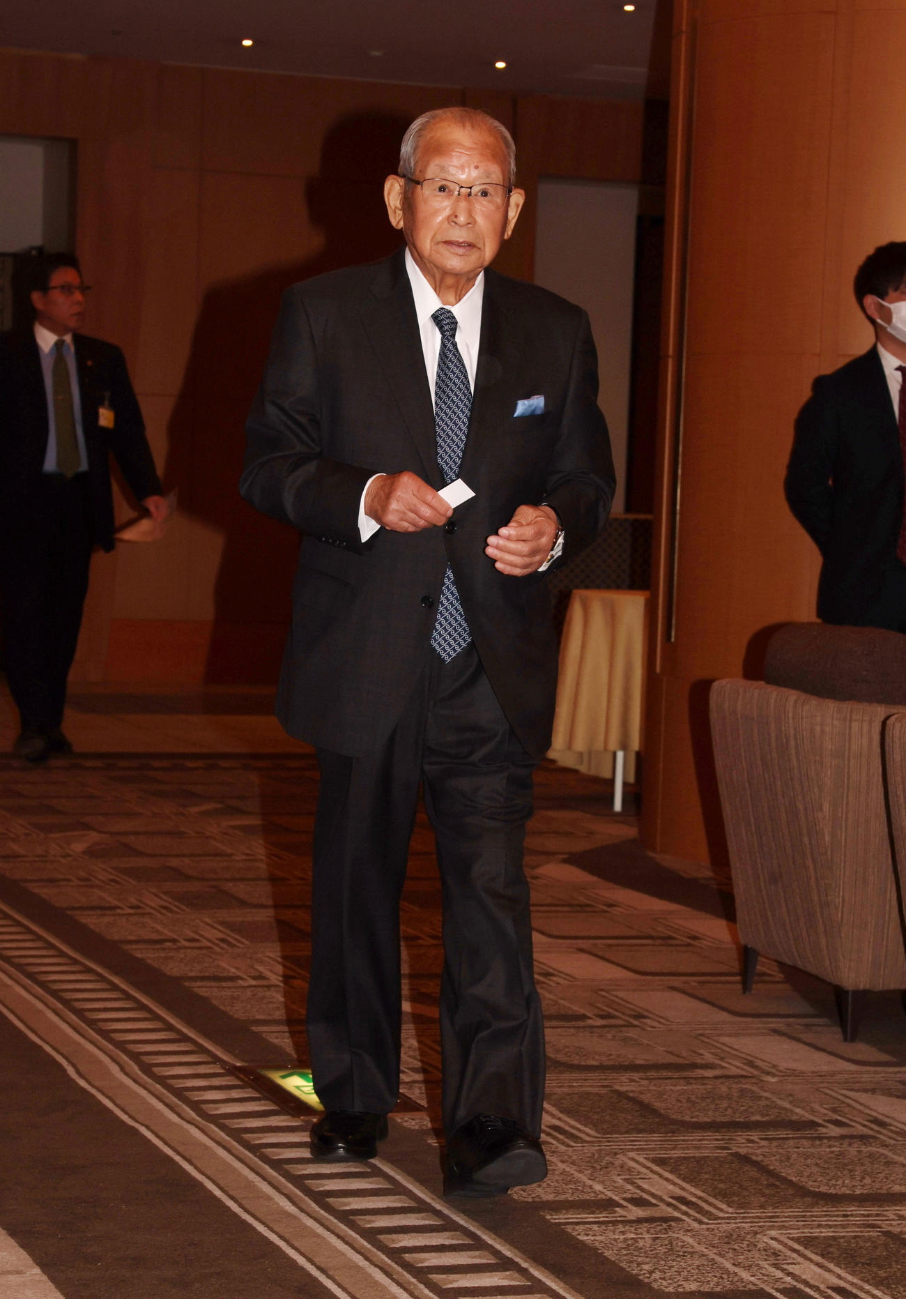 OB会に出席する日刊スポーツ客員評論家の吉田氏（撮影・加藤哉）