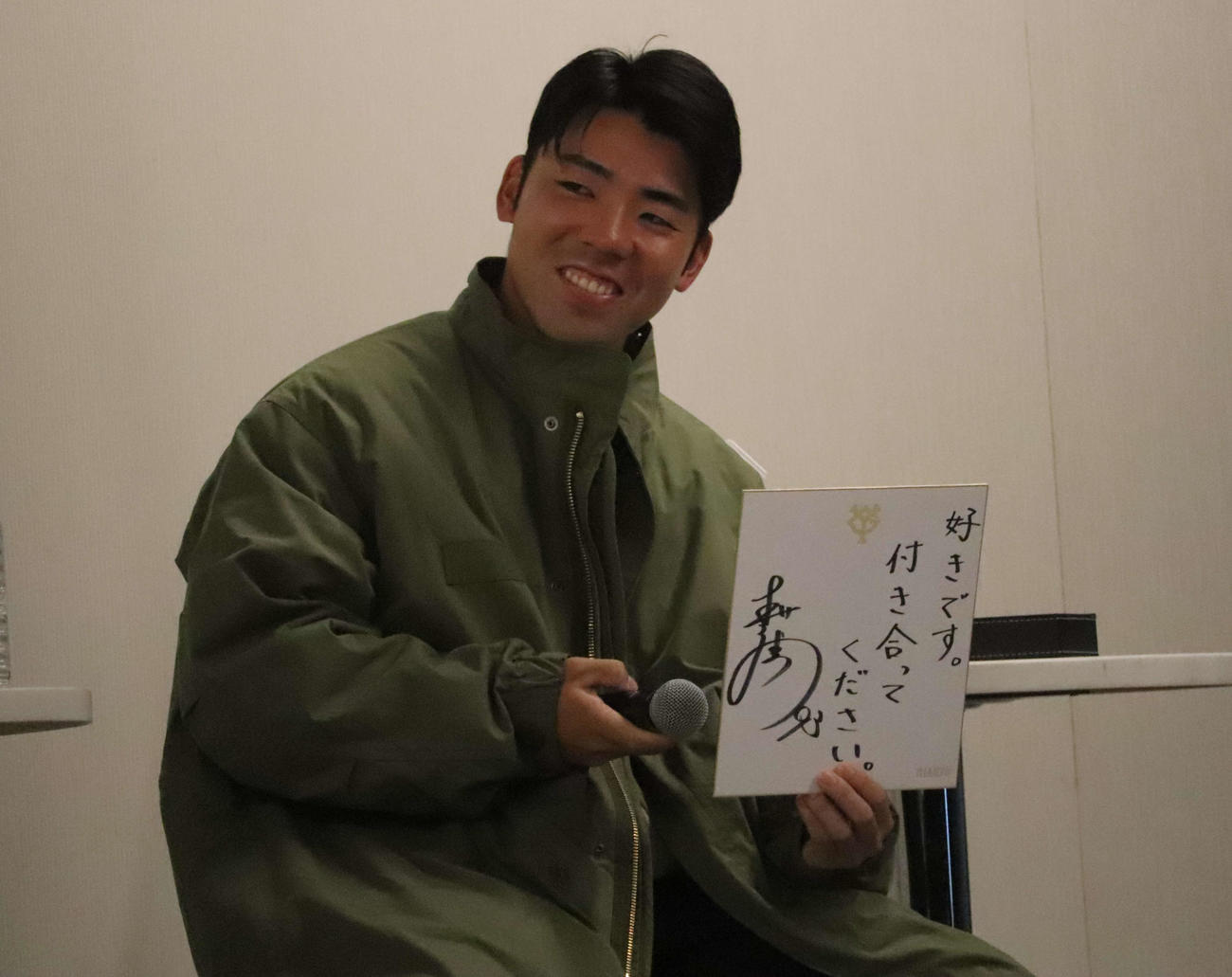 よみうりランドでトークショーに出演し、胸キュンの告白セリフを発表する巨人松井（撮影・小早川宗一郎）