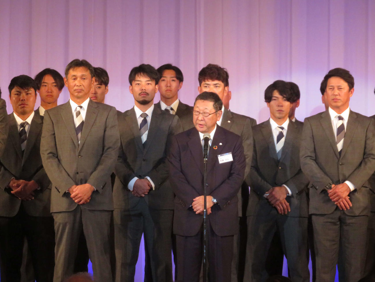 スポンサー関係者が集った「感謝の集い」であいさつする西武後藤オーナー（撮影・金子真仁）