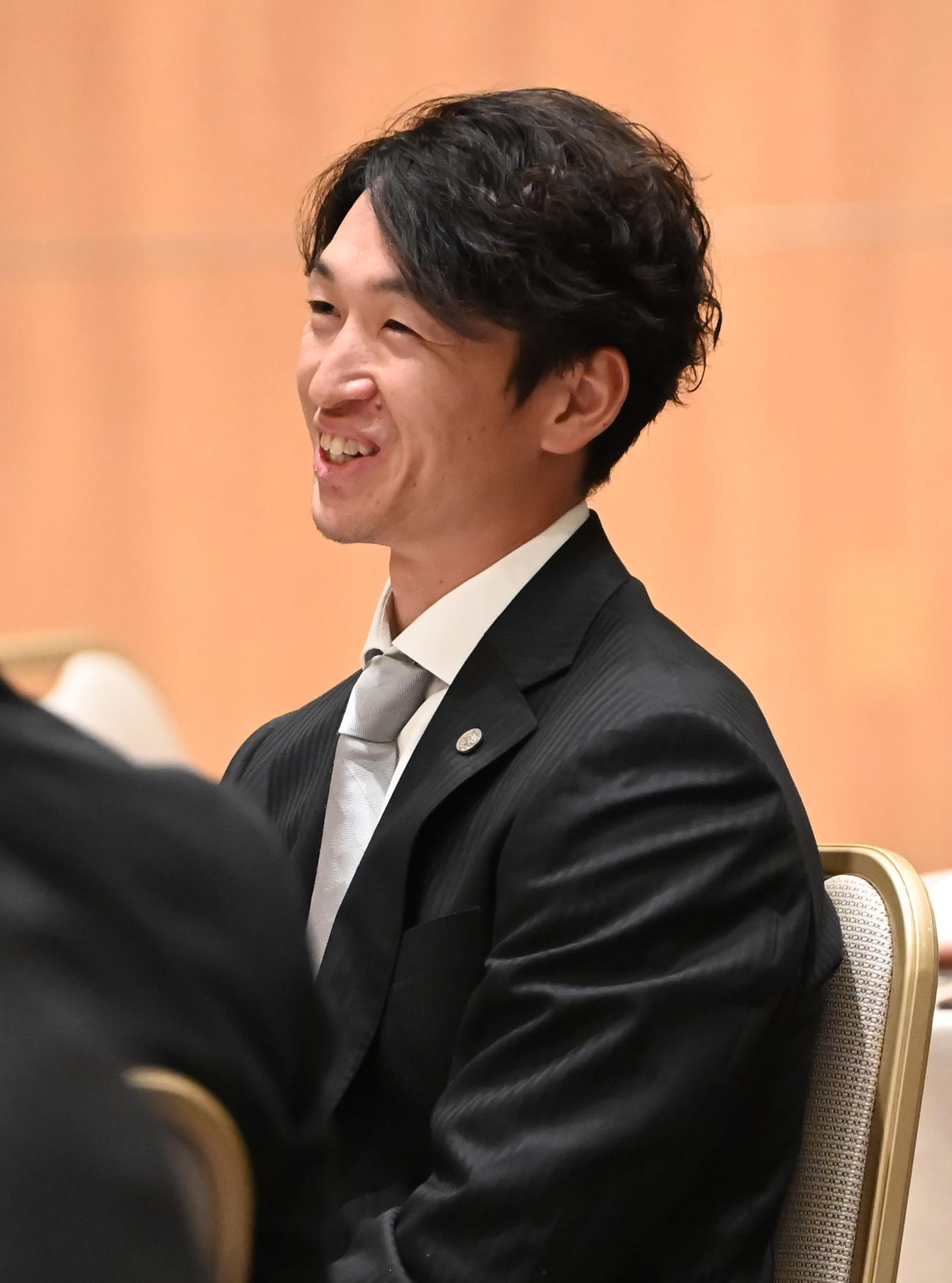 納会に出席する近本（撮影・石井愛子）