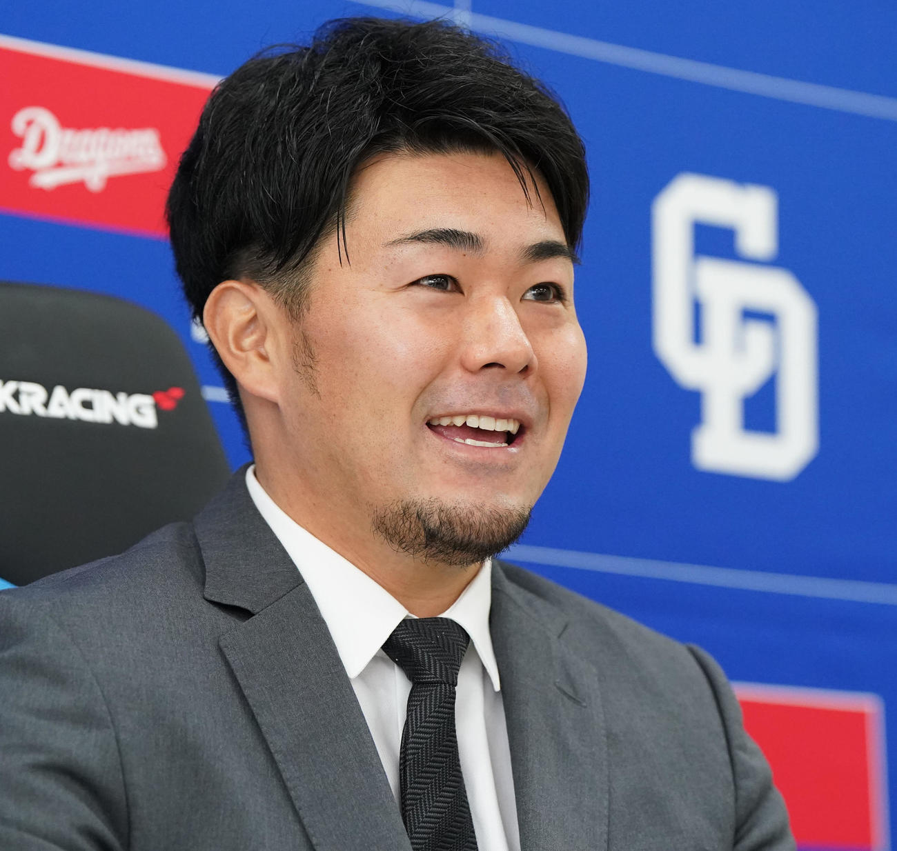 契約交渉を終え会見する木下（撮影・森本幸一）