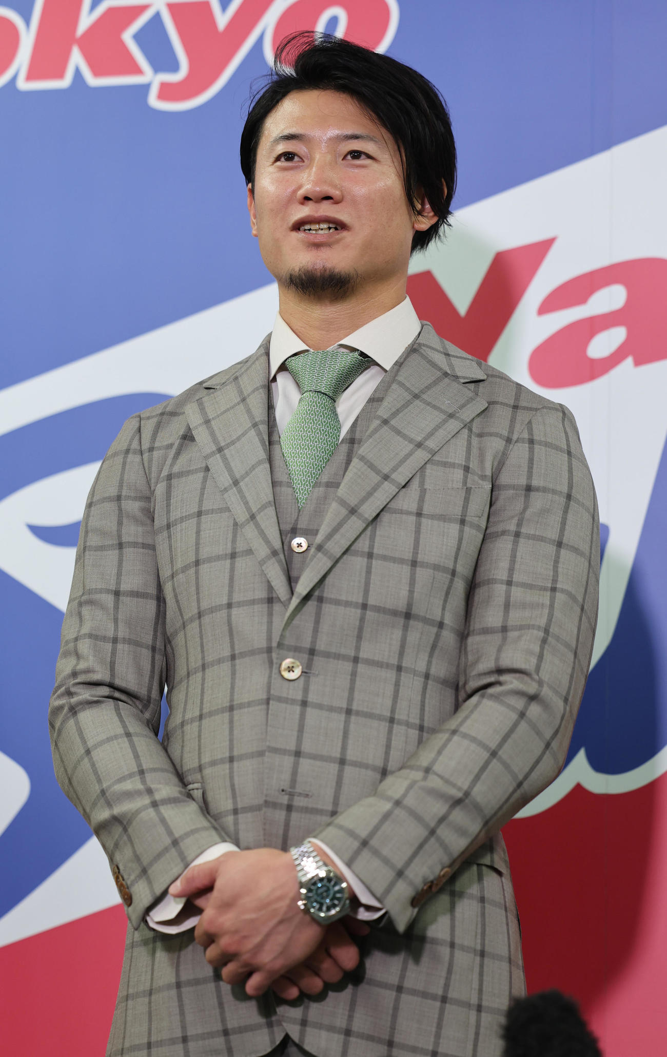 入団会見を行うヤクルト西川（撮影・野上伸悟）