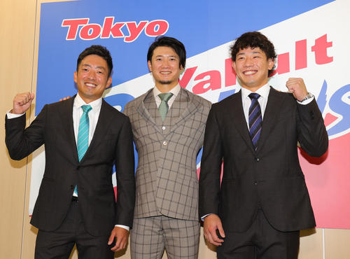 ヤクルト】元楽天の西川遥輝、緑のネクタイで入団会見「打ちたいですね