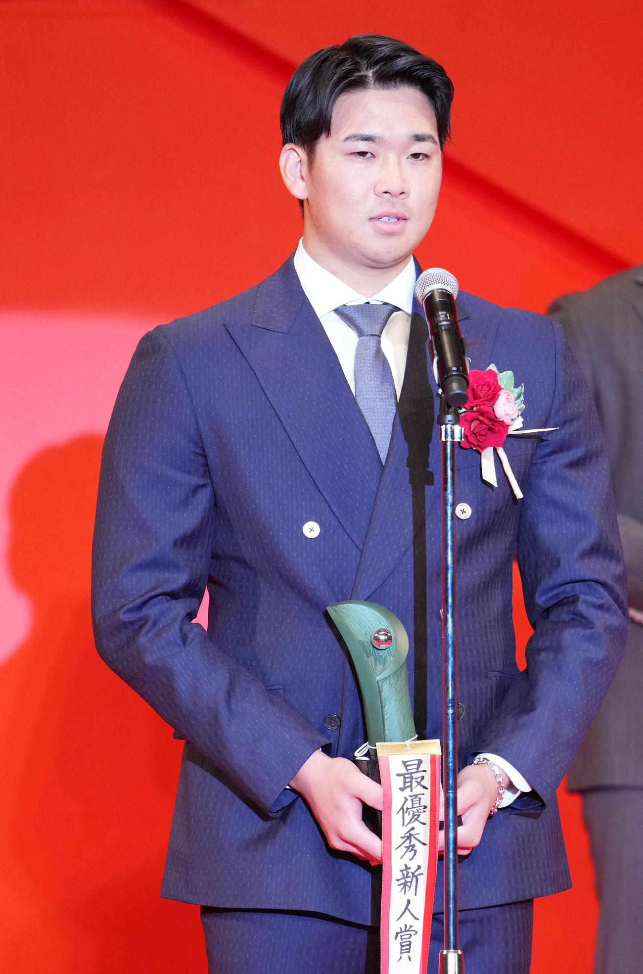 パリーグ最優秀新人賞を受賞し喜びを語るオリックス山下舜（撮影・横山健太）