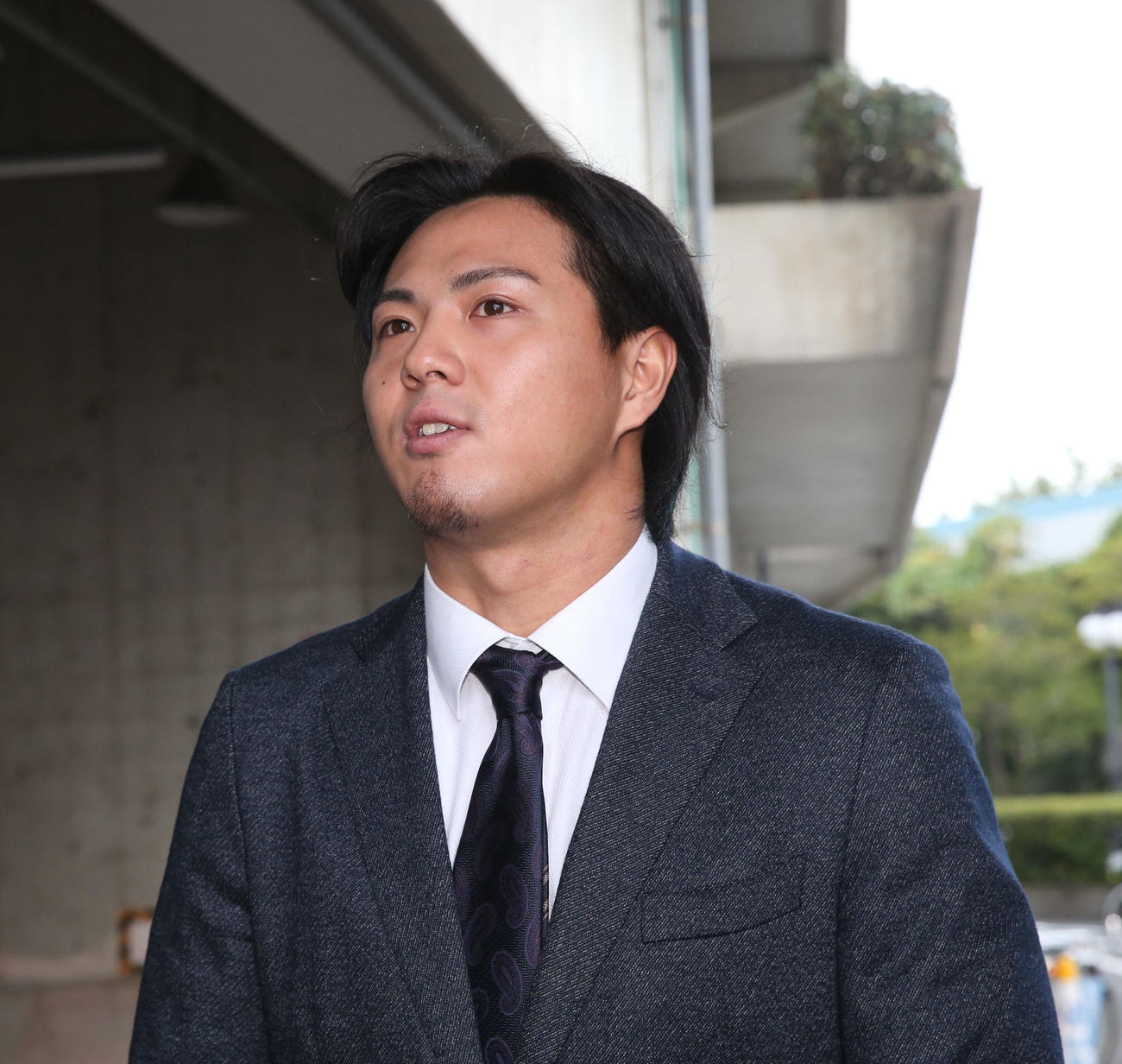 記者の質問に答える佐藤直（撮影・冨田成美）