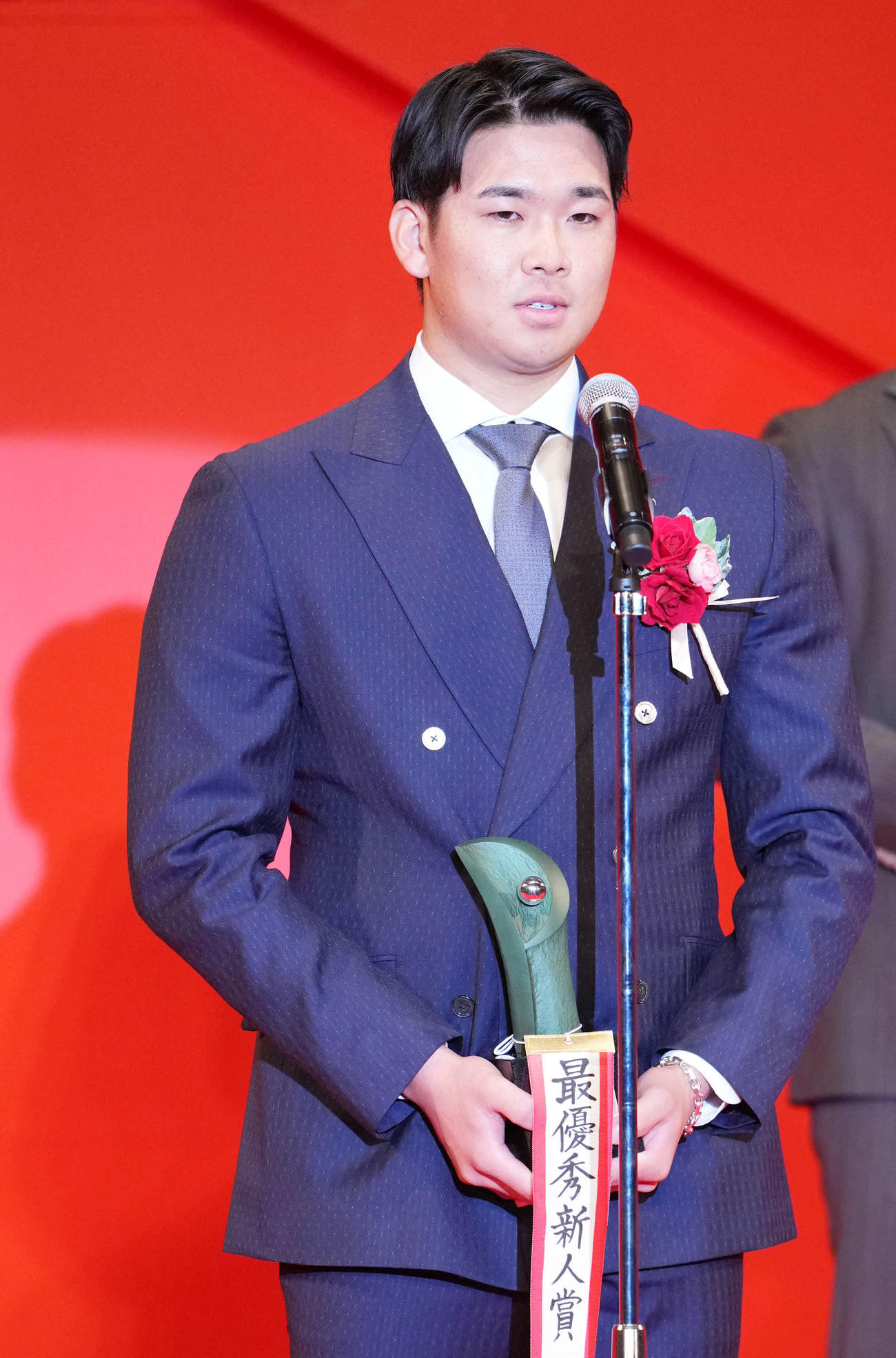 パリーグ最優秀新人賞を受賞し喜びを語るオリックス山下舜（撮影・横山健太）