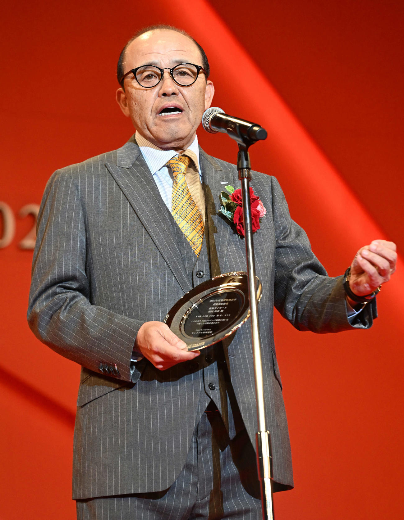 セ・リーグ最優秀監督賞を受賞した阪神岡田監督（代表撮影）