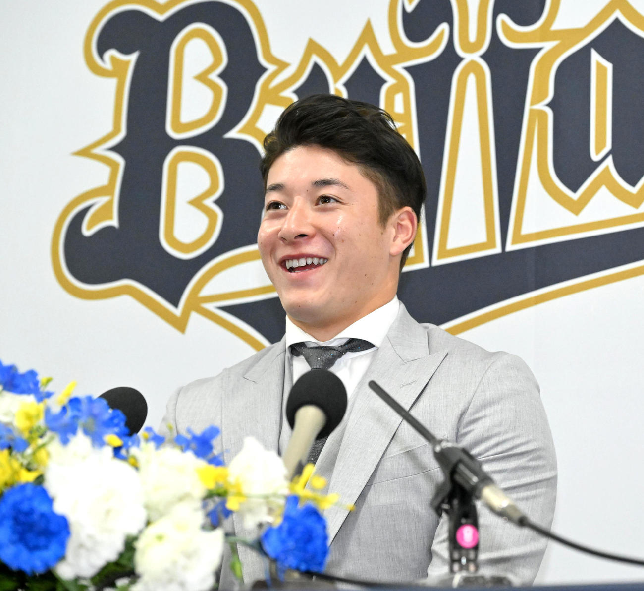 入団会見をする吉田輝（撮影・石井愛子）