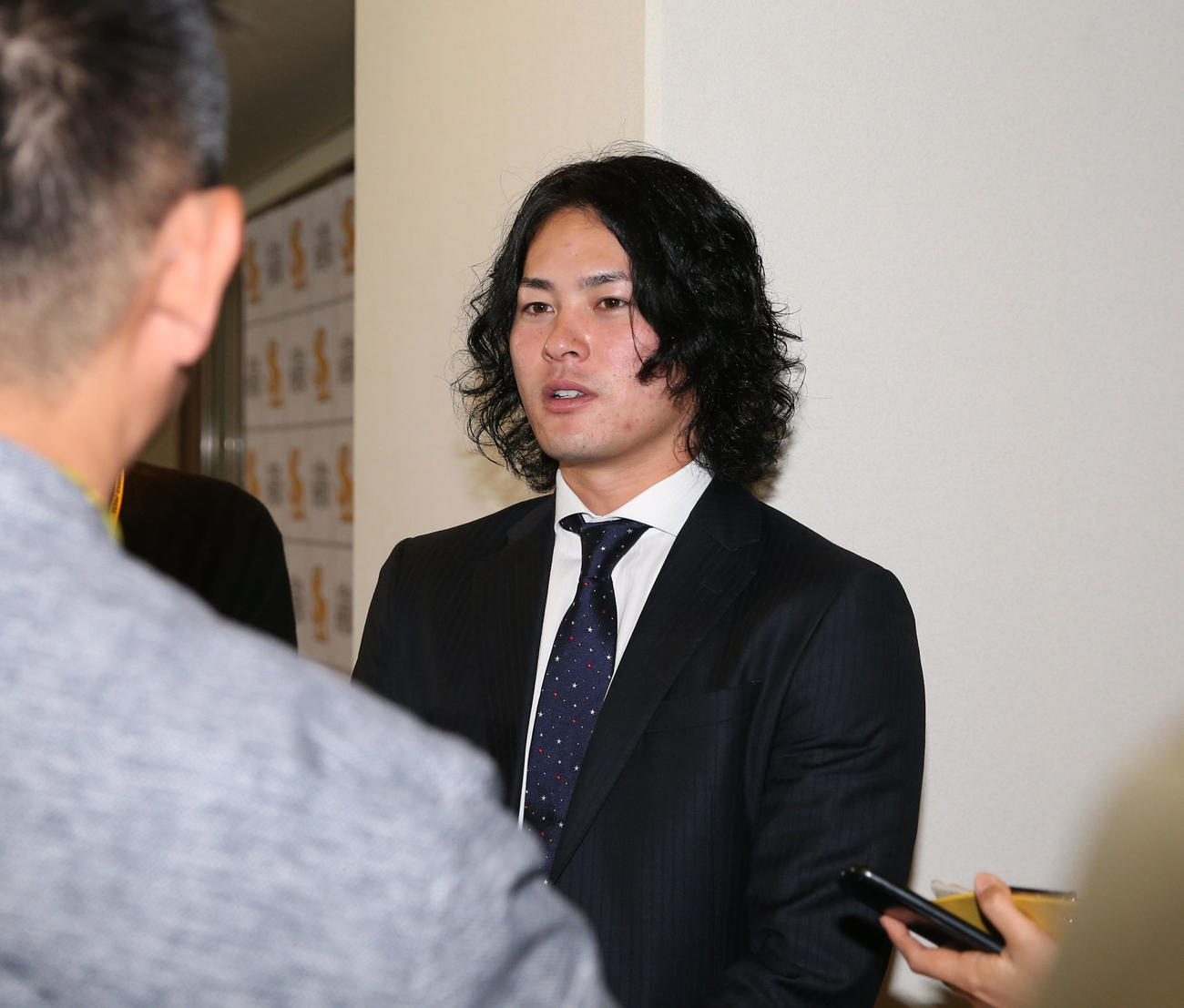 記者の質問に答える笠谷（撮影・冨田成美）