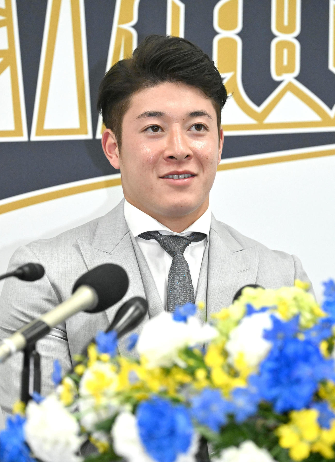 入団会見をする吉田輝（撮影・石井愛子）
