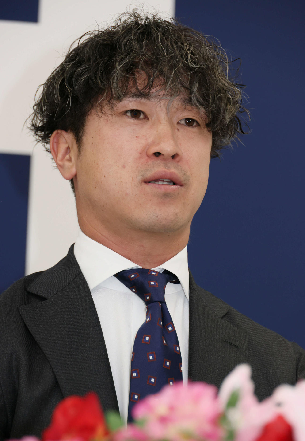 1200万円増の推定4100万円で契約更改し、会見する広島上本（撮影・加藤孝規）