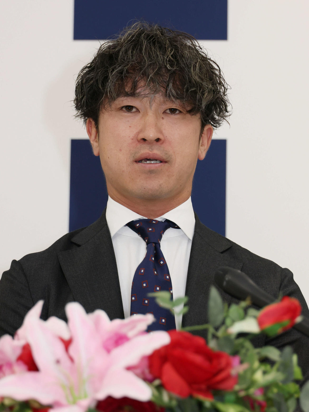 1200万円増の推定4100万円で契約更改し、会見する広島上本（撮影・加藤孝規）