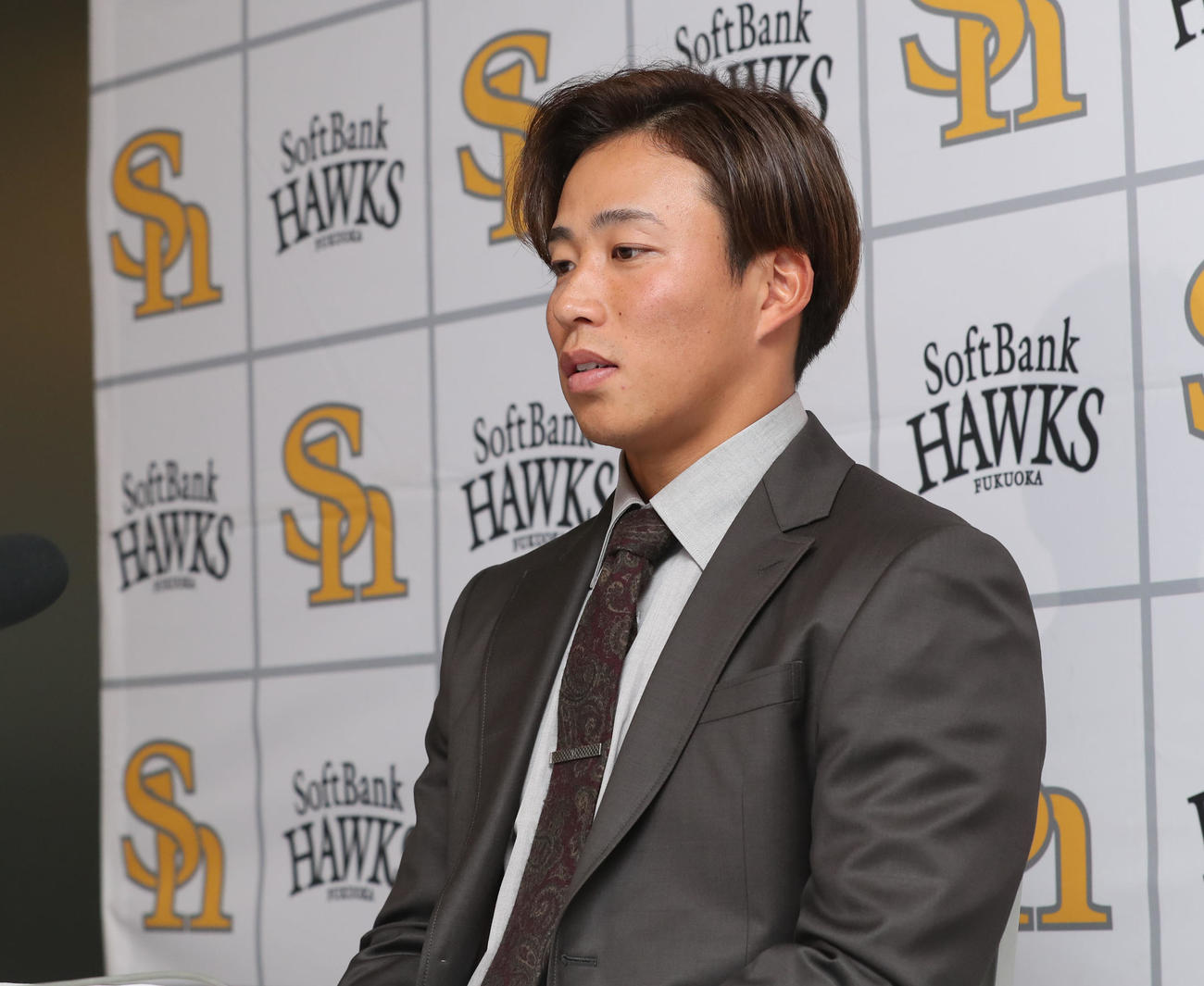 契約更改を終え会見する野村勇（撮影・冨田成美）