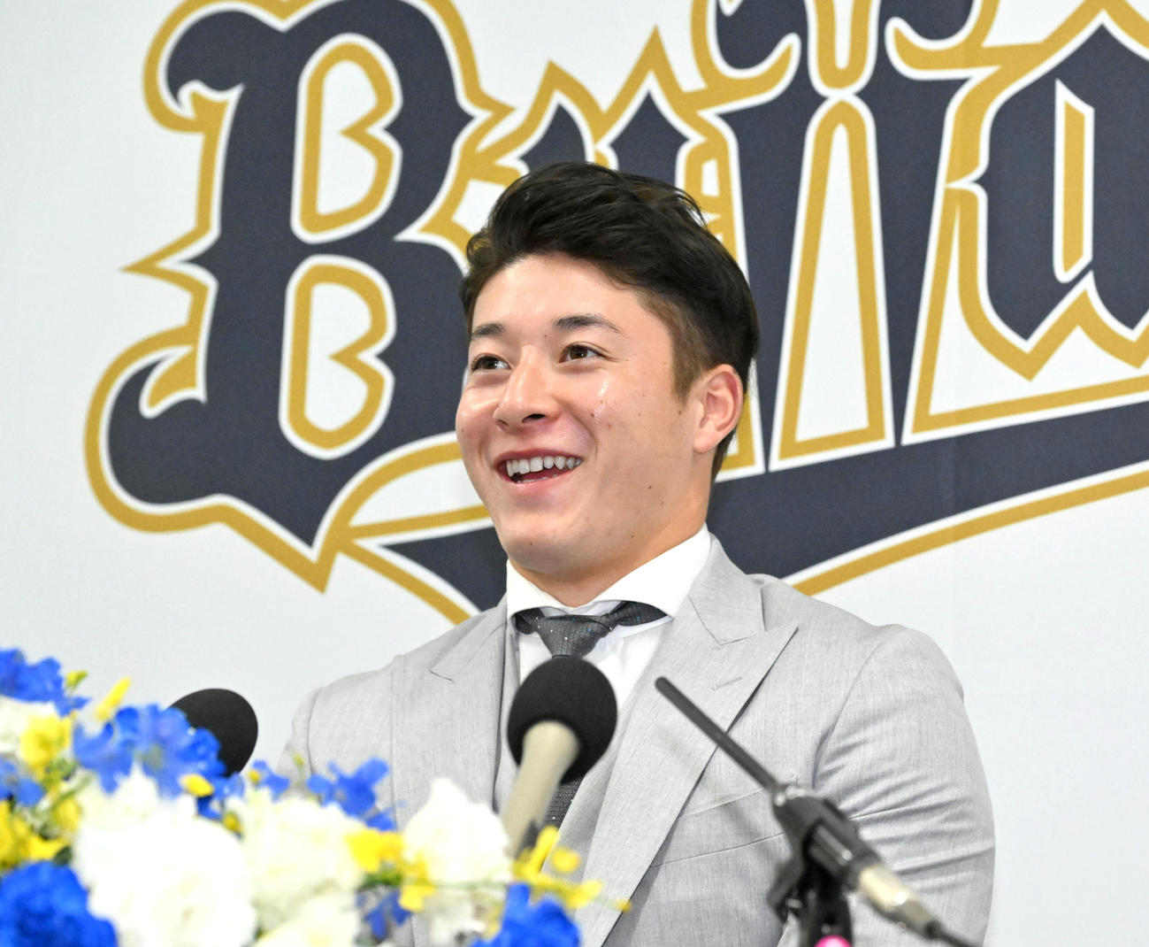 入団会見をするオリックス吉田輝星（撮影・石井愛子）