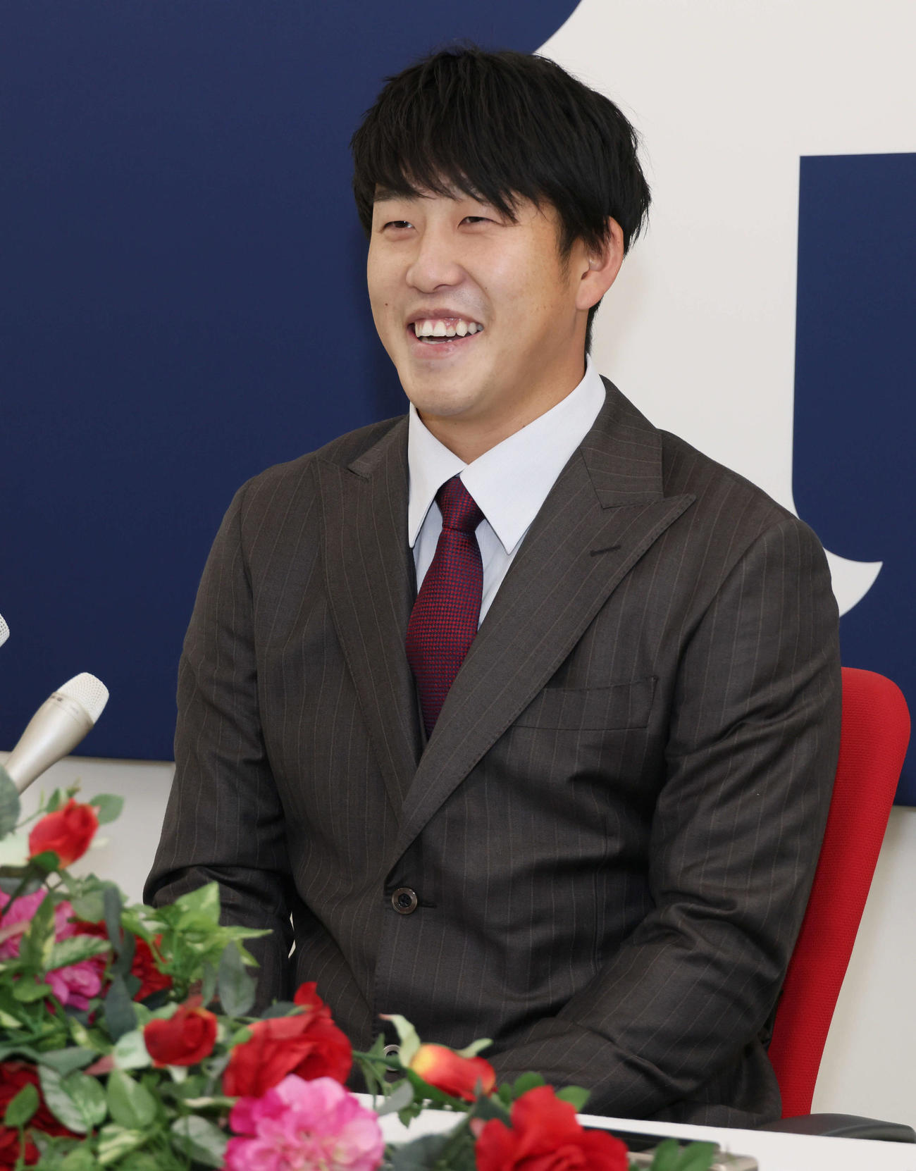 契約更改交渉を終え、会見する広島小園（撮影・加藤孝規）