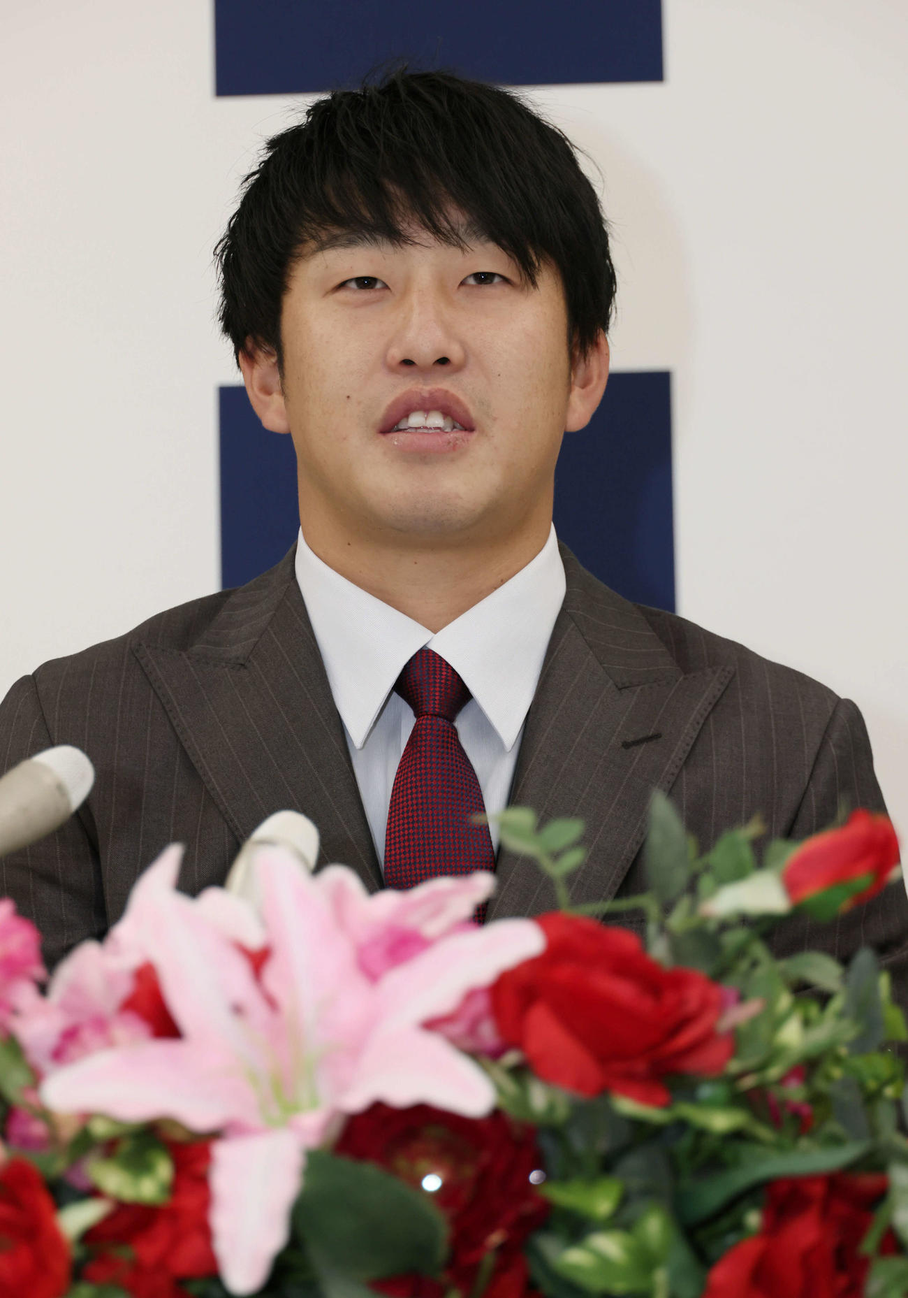 契約更改交渉を終え、会見する広島小園（撮影・加藤孝規）