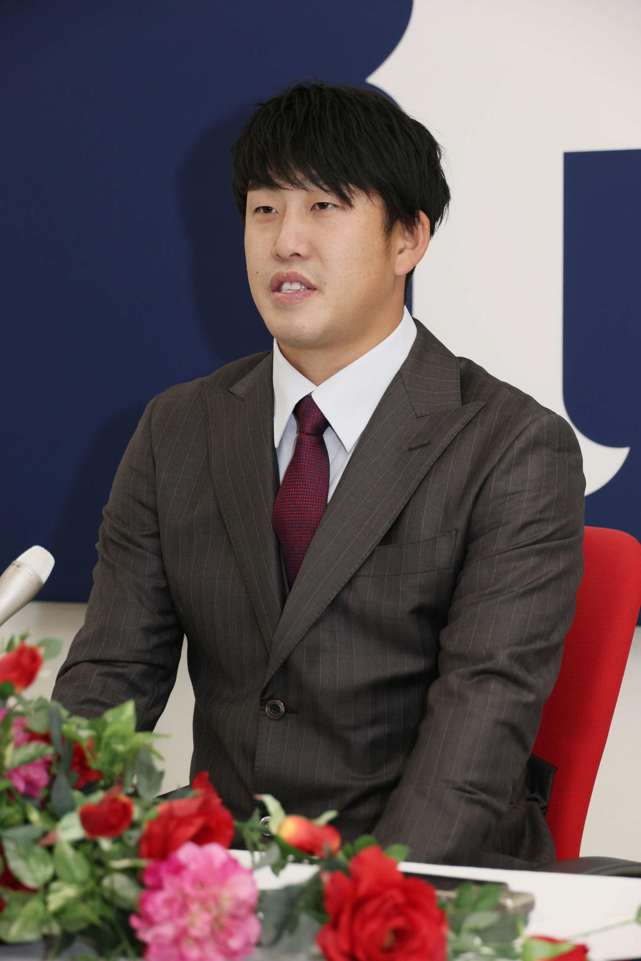 契約更改交渉を終え、会見する広島小園（撮影・加藤孝規）