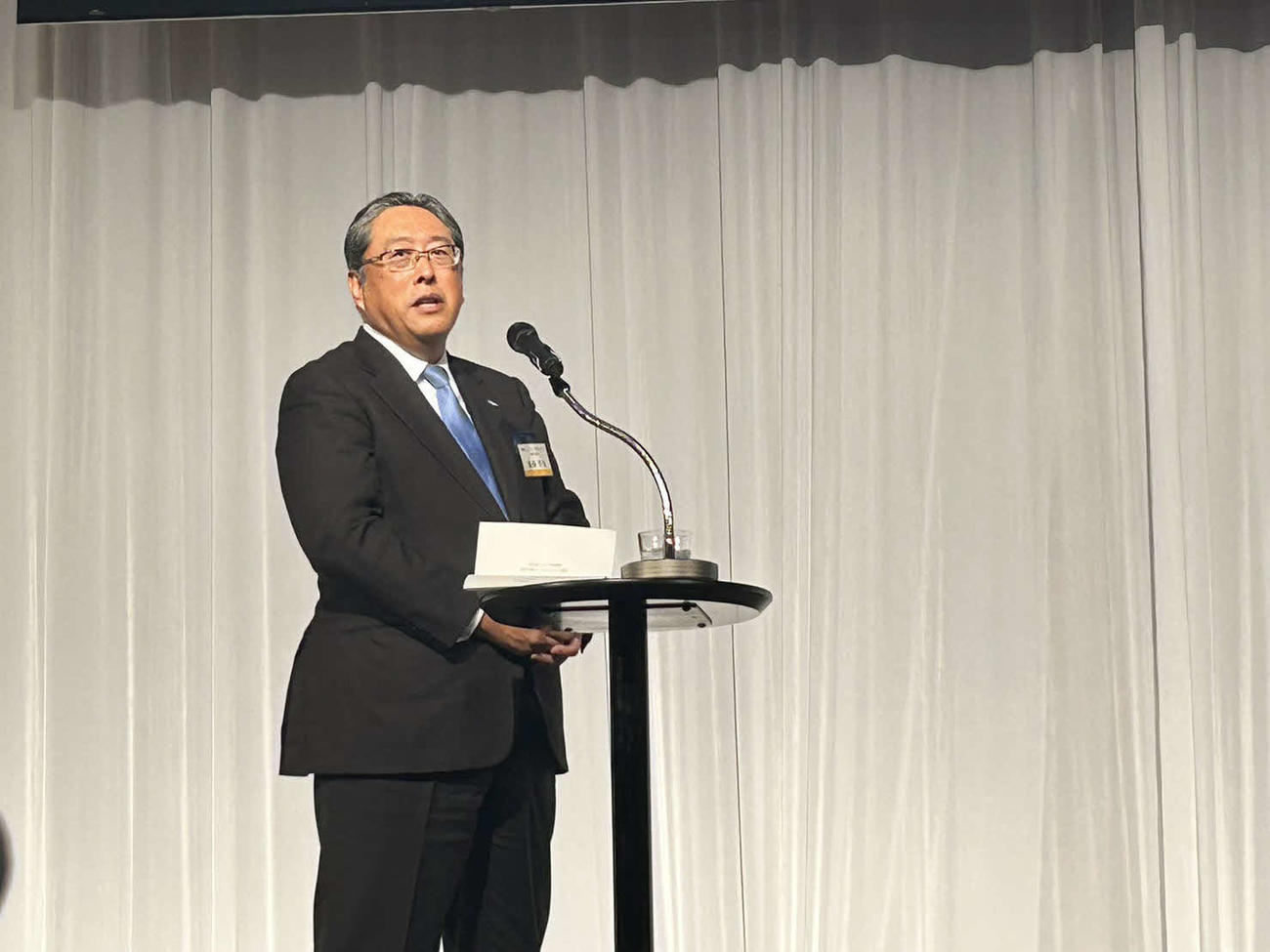 スポンサーパーティであいさつする後藤球団社長（球団提供）