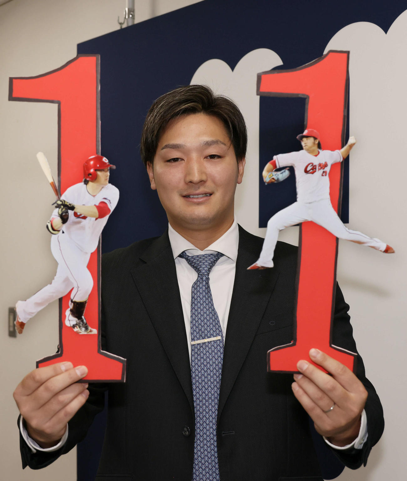 投打にわたる活躍で11勝をあげ、倍増の推定1億円で契約更改した広島床田（撮影・加藤孝規）