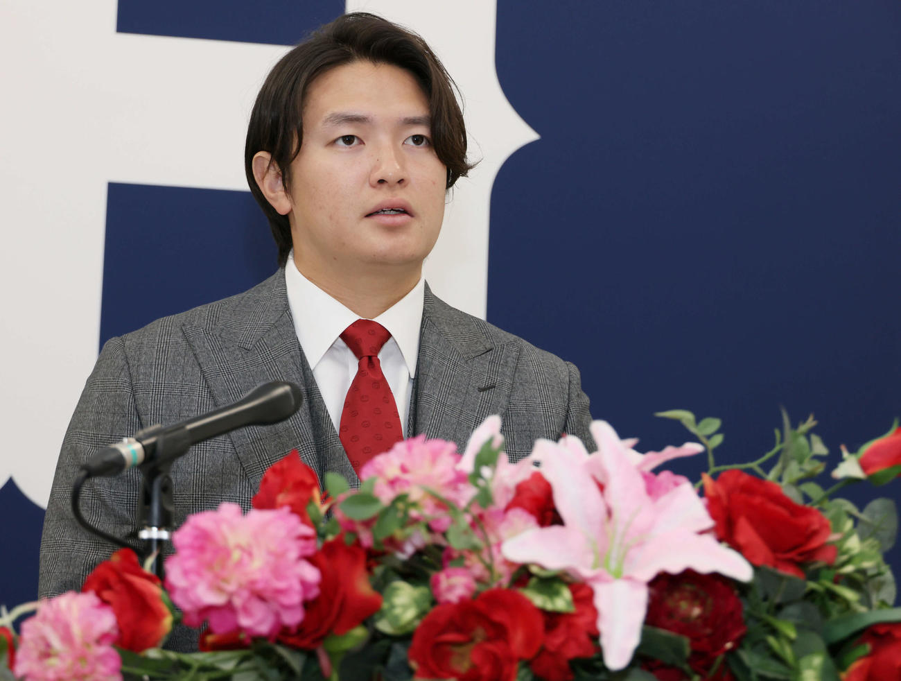 1700万円増の推定3000万円で契約更改し、会見する広島大道（撮影・加藤孝規）