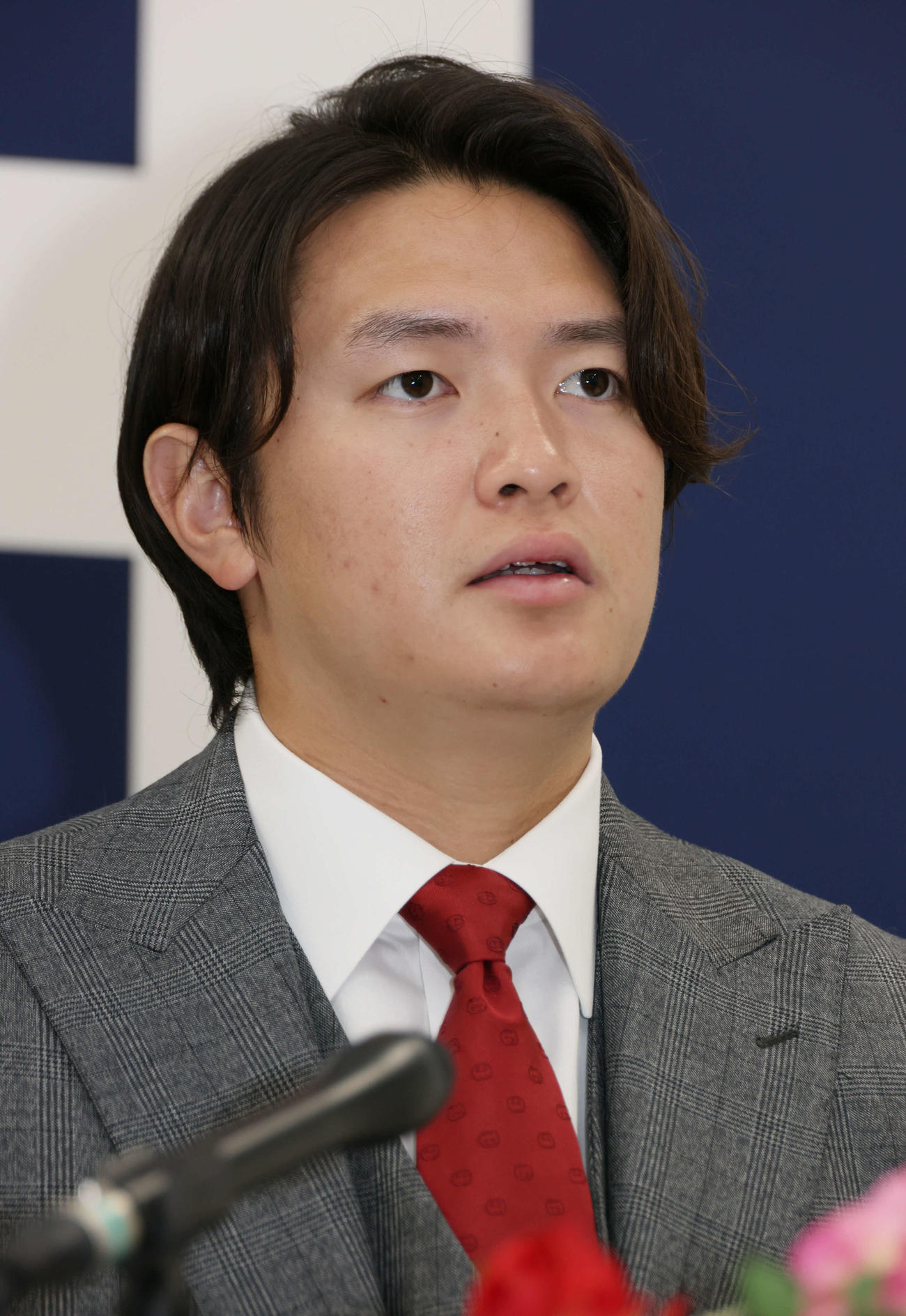 1700万円増の推定3000万円で契約更改し、会見する広島大道（撮影・加藤孝規）