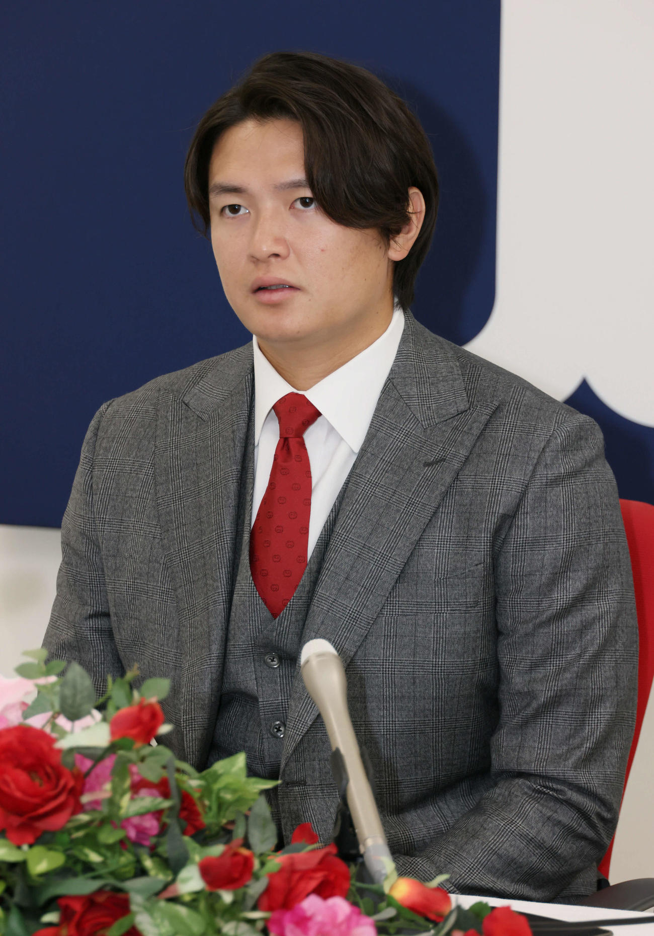 1700万円増の推定3000万円で契約更改し、会見する広島大道（撮影・加藤孝規）