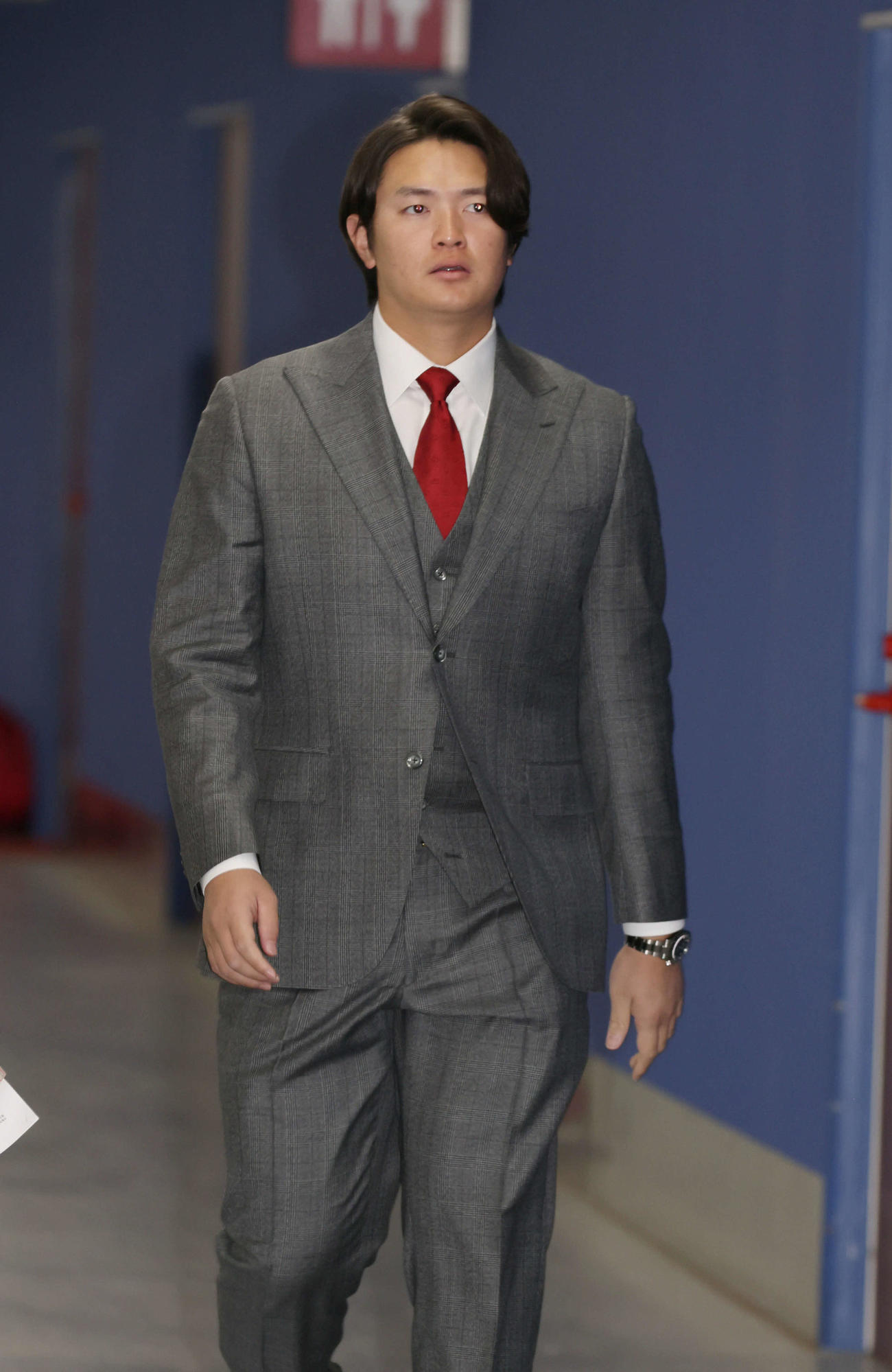 契約更改交渉に向かう広島大道（撮影・加藤孝規）
