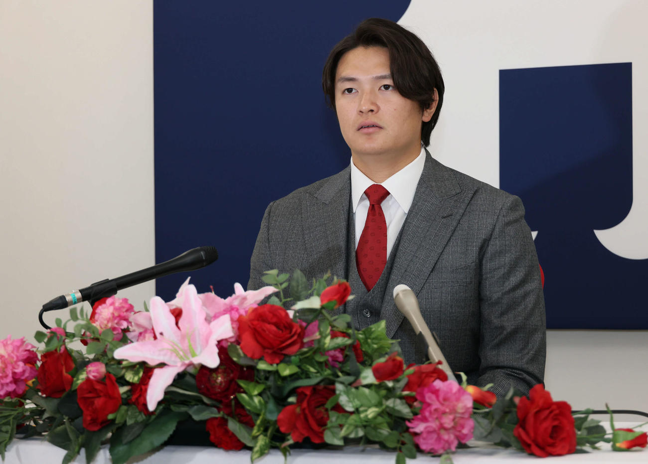 1700万円増の推定3000万円で契約更改し、会見する広島大道（撮影・加藤孝規）