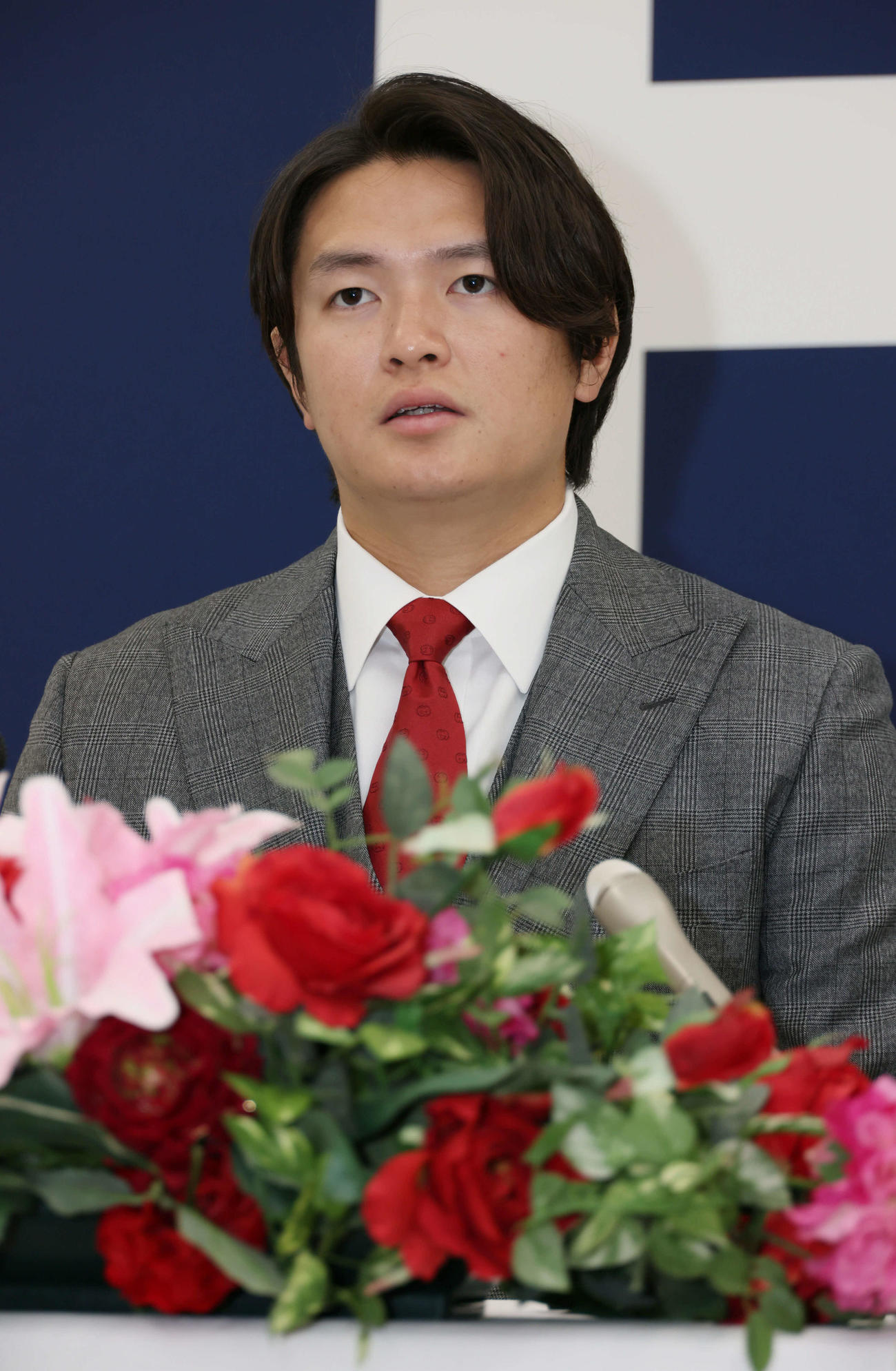 1700万円増の推定3000万円で契約更改し、会見する広島大道（撮影・加藤孝規）