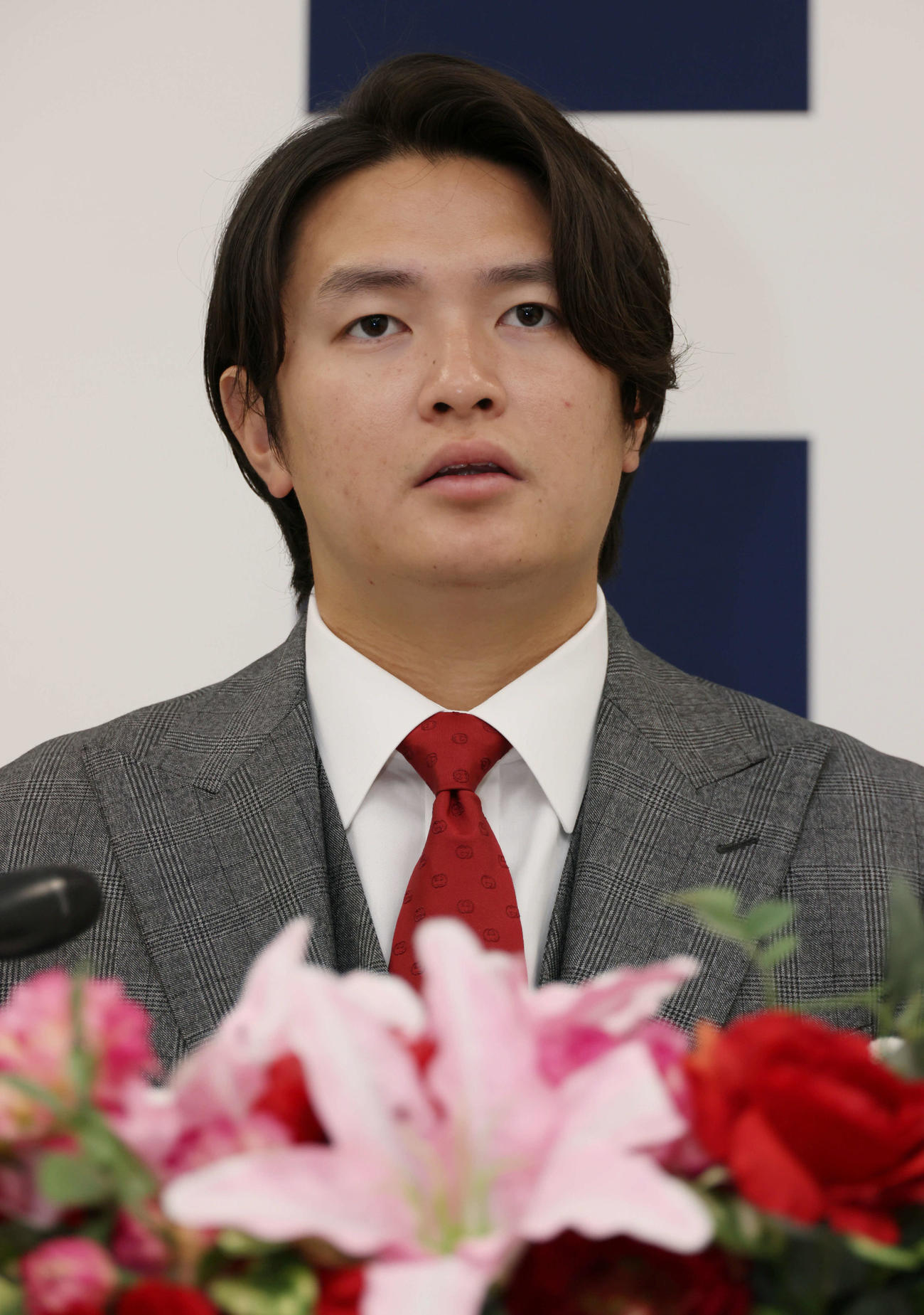 1700万円増の推定3000万円で契約更改し、会見する広島大道（撮影・加藤孝規）