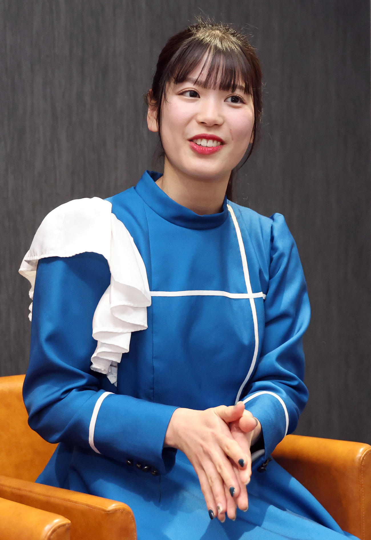 インタビューに応じるファイターズガールの滝谷美夢（撮影・佐藤翔太）