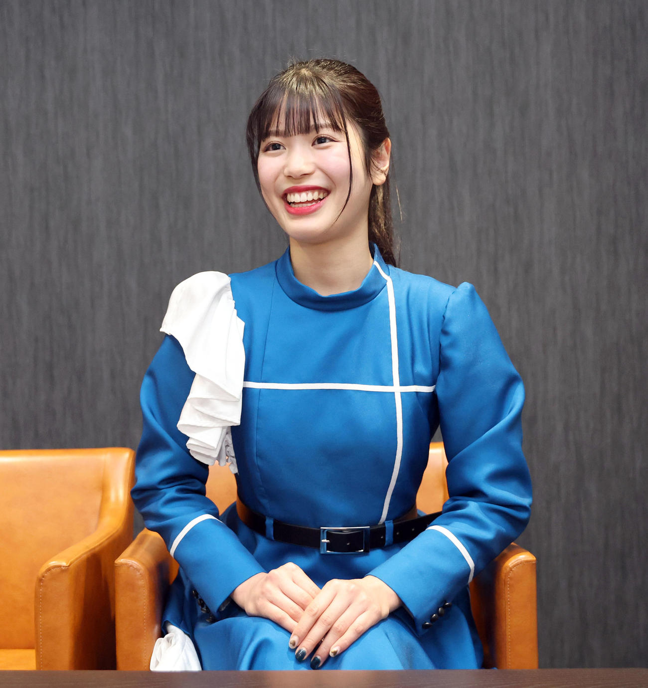 インタビューに応じるファイターズガールの滝谷美夢（撮影・佐藤翔太）