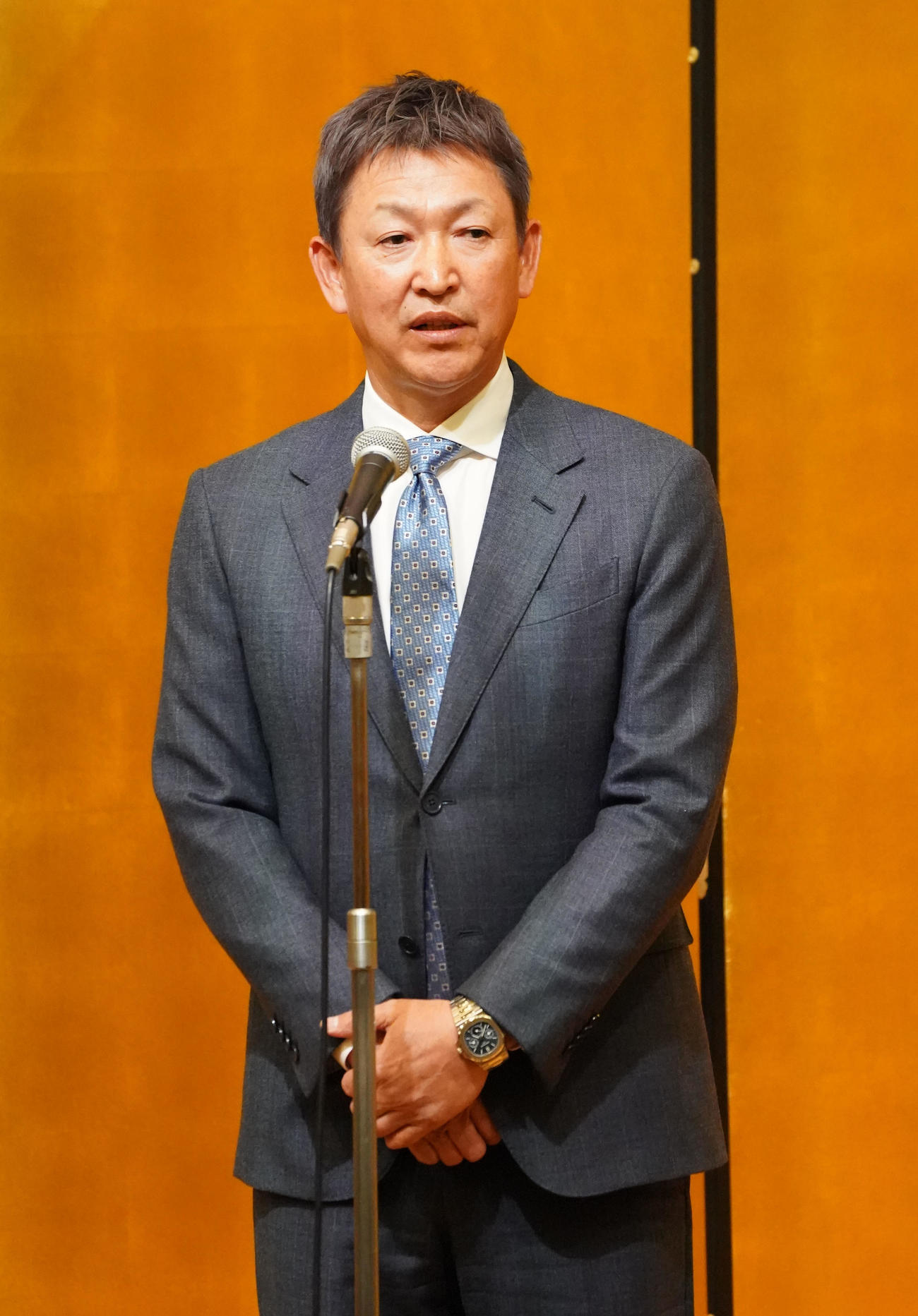 立浪和義監督