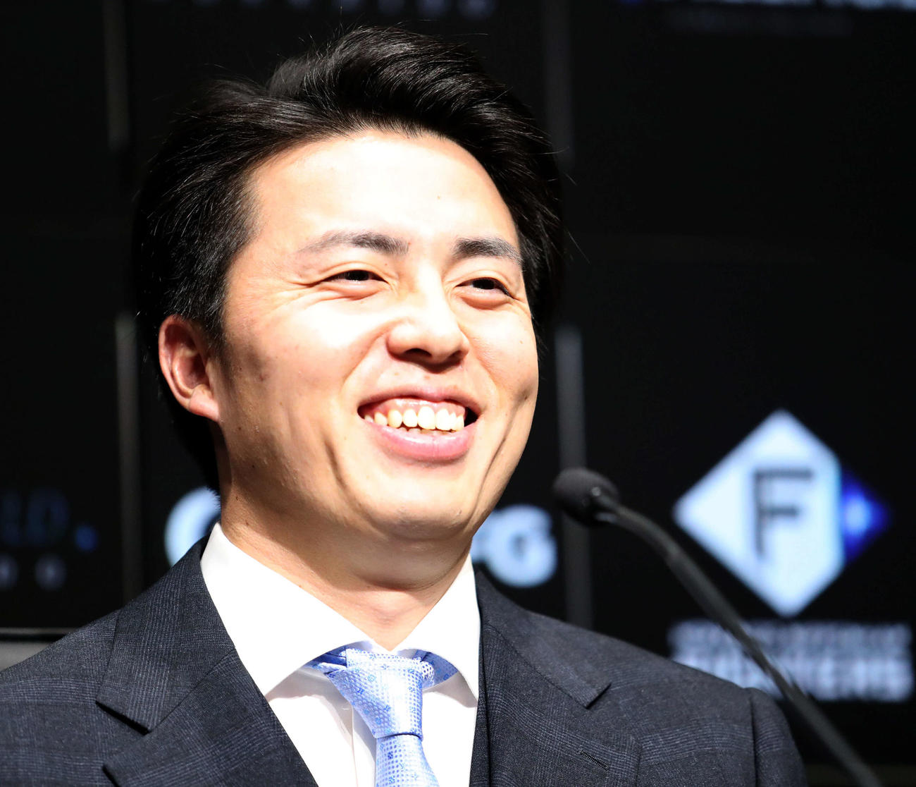 契約更改を終え会見する日本ハム田中正（撮影・佐藤翔太）