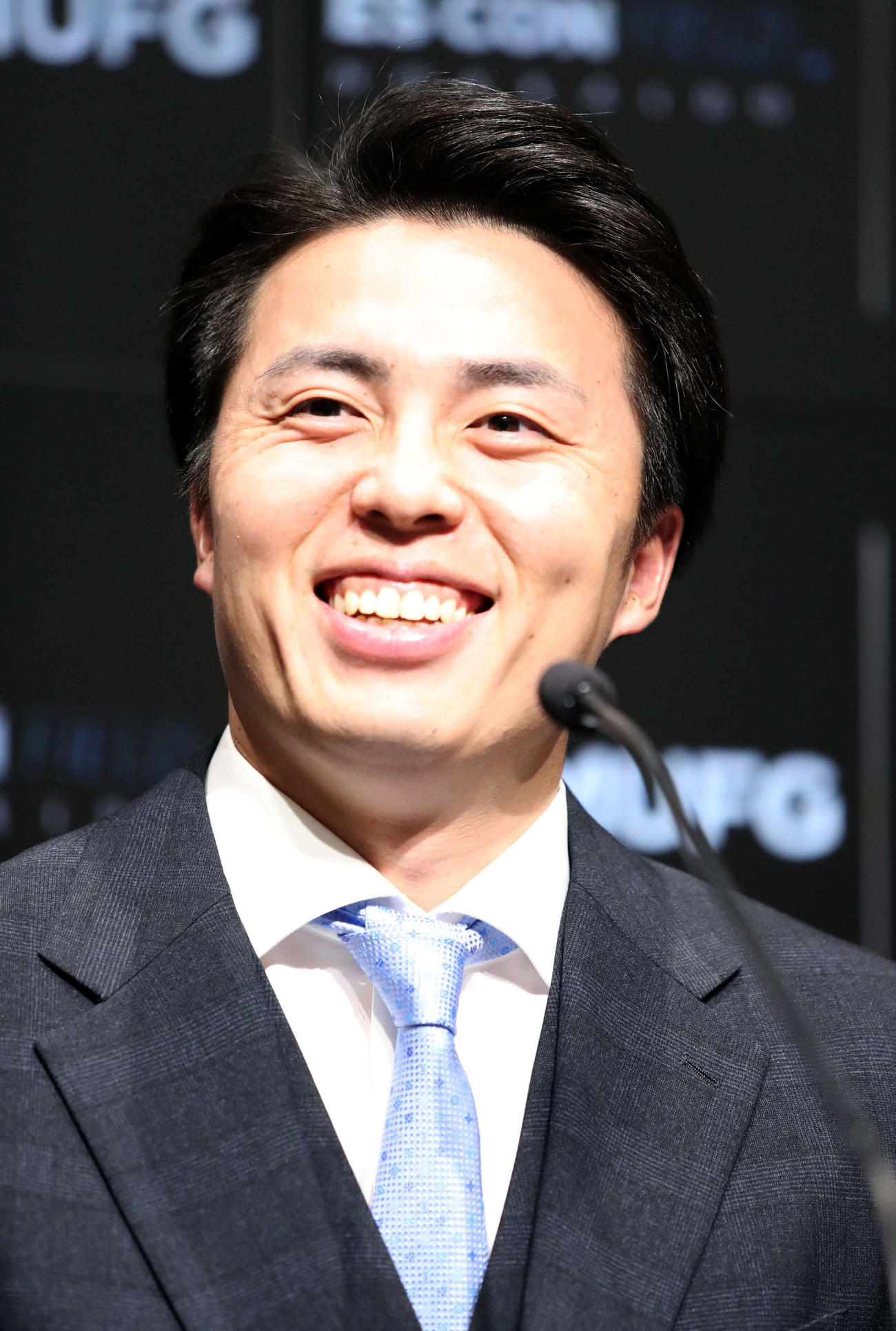 契約更改を終え会見する日本ハム田中正（撮影・佐藤翔太）