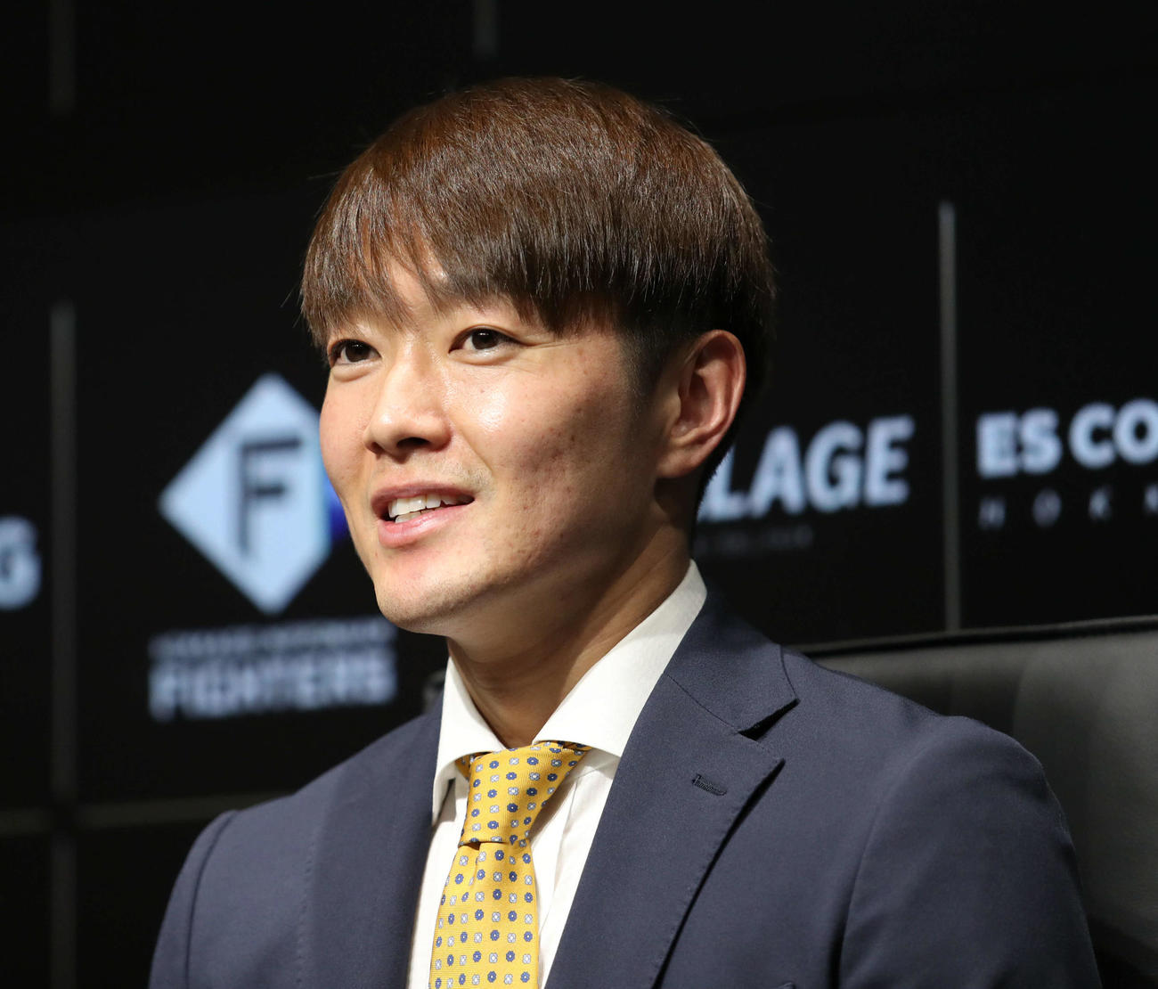 契約更改を終え会見する日本ハム玉井（撮影・佐藤翔太）