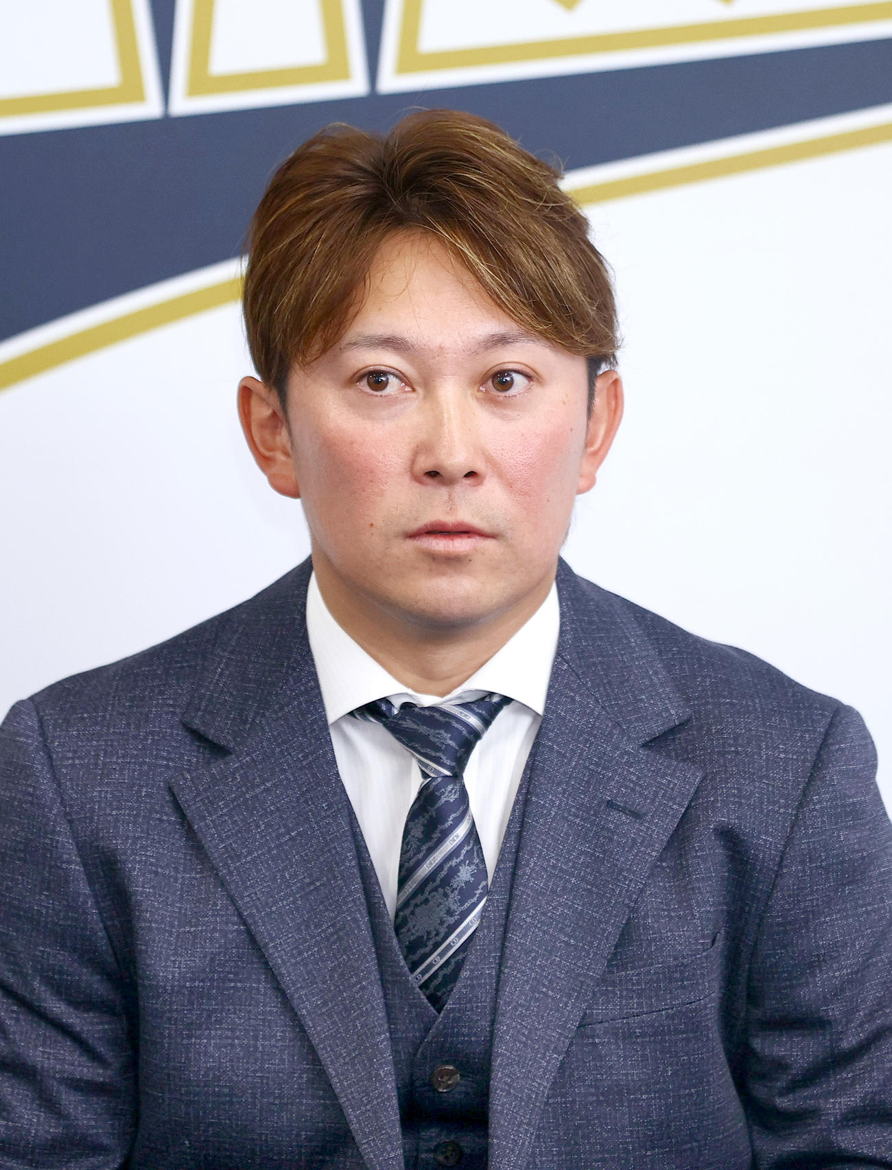 オリックス西野は契約更改を終え会見する（撮影・上山淳一）